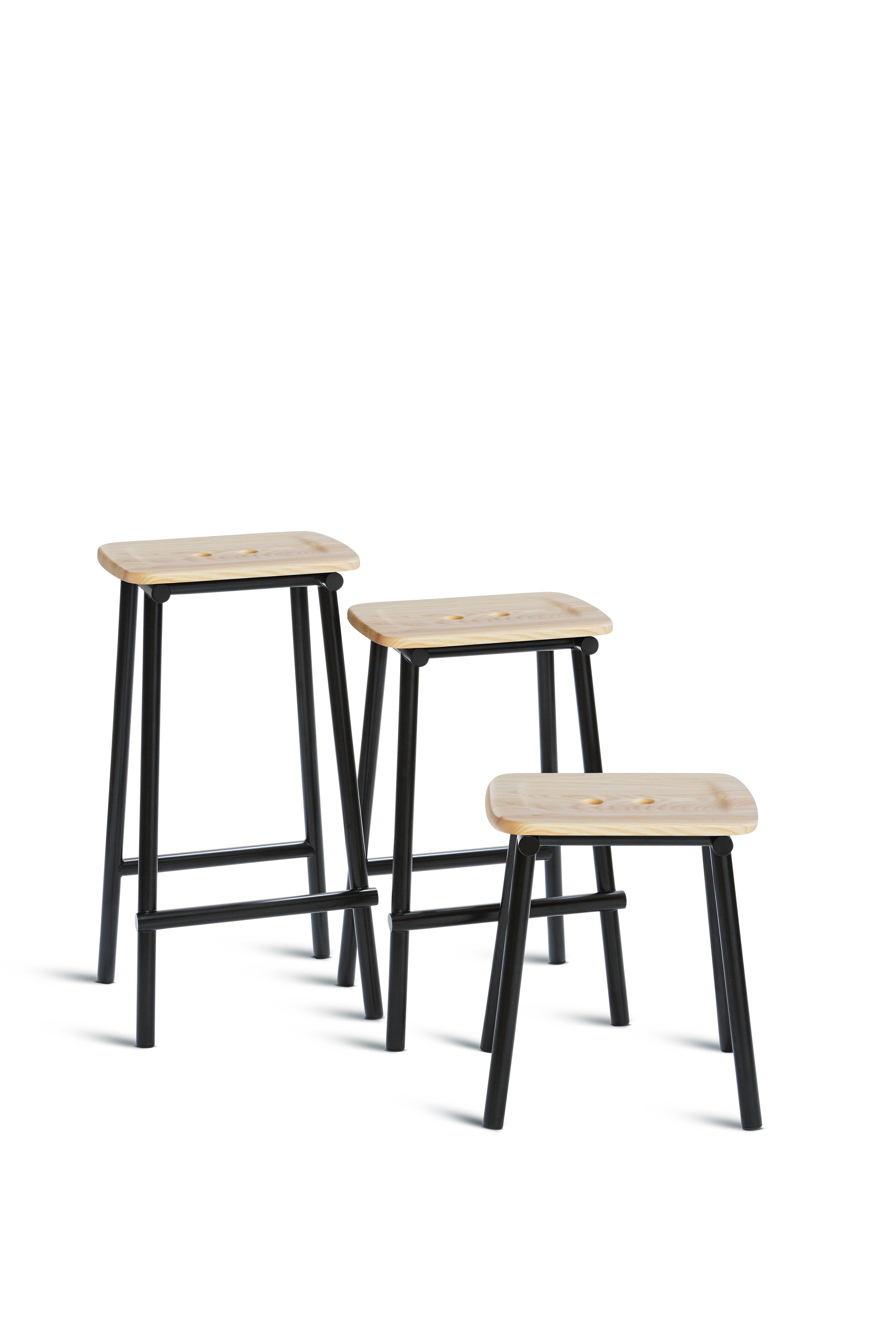 TUBBY TUBE Stool natural ash with black base