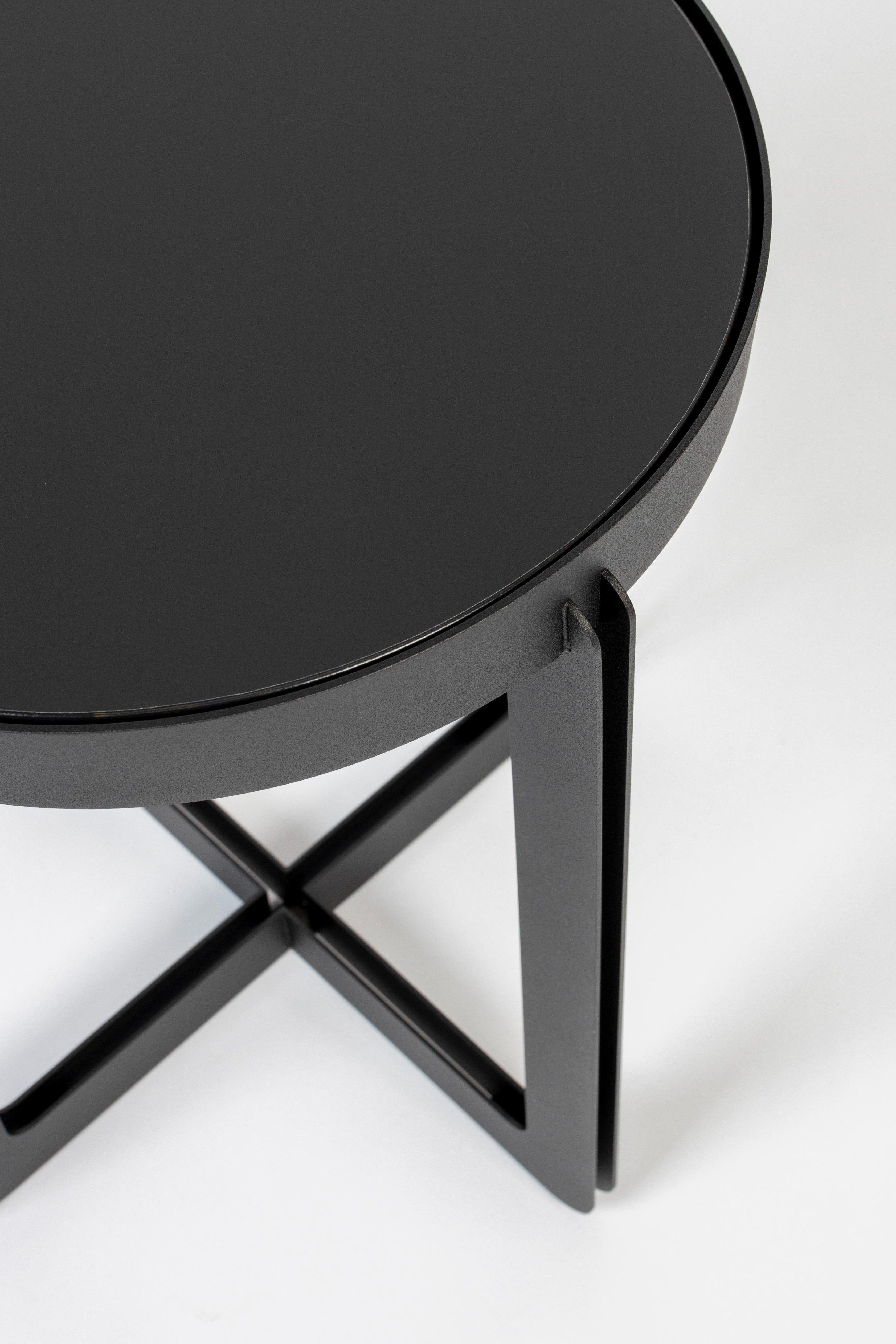 CENTRE black side table