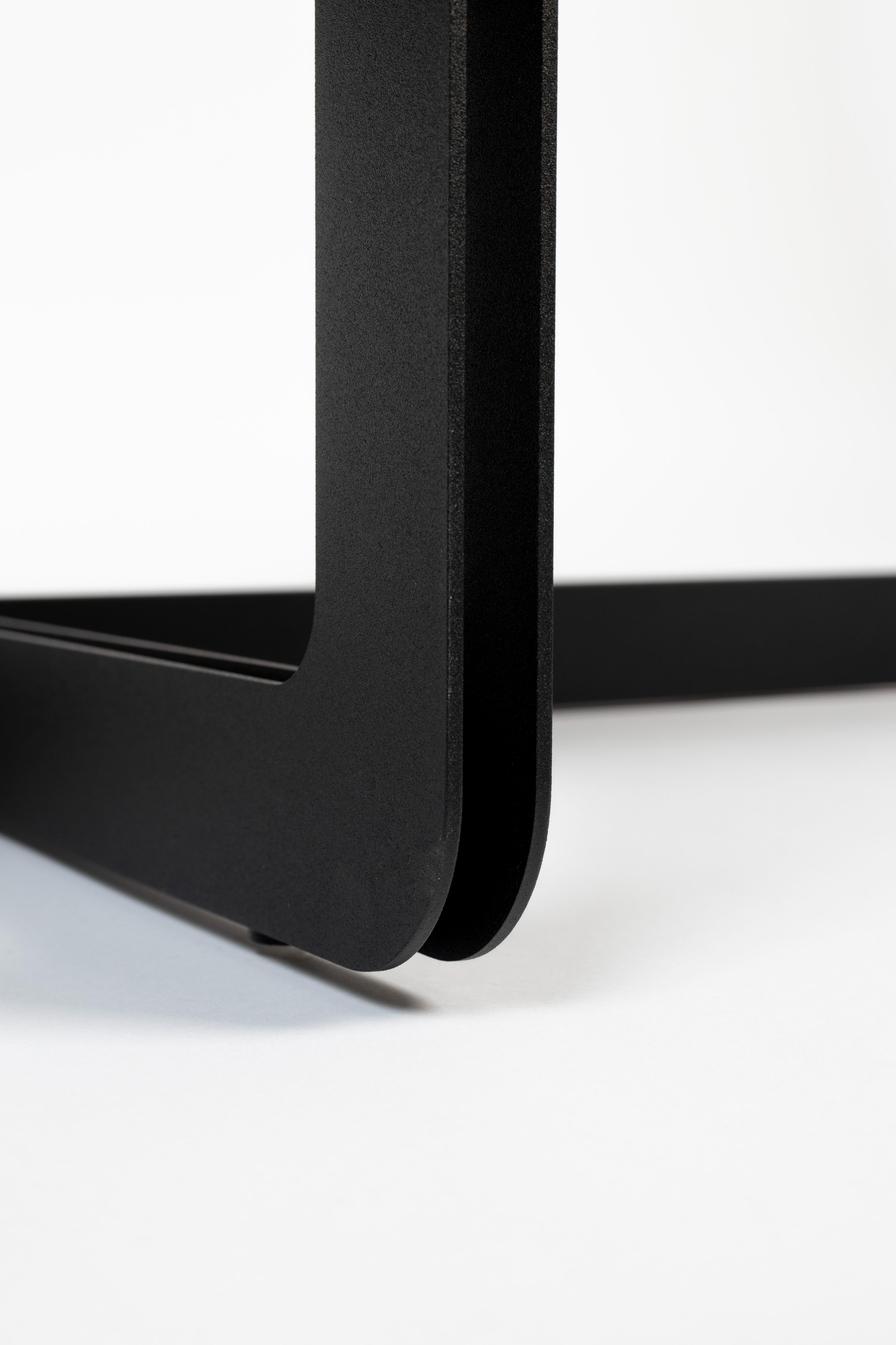 CENTRE black side table