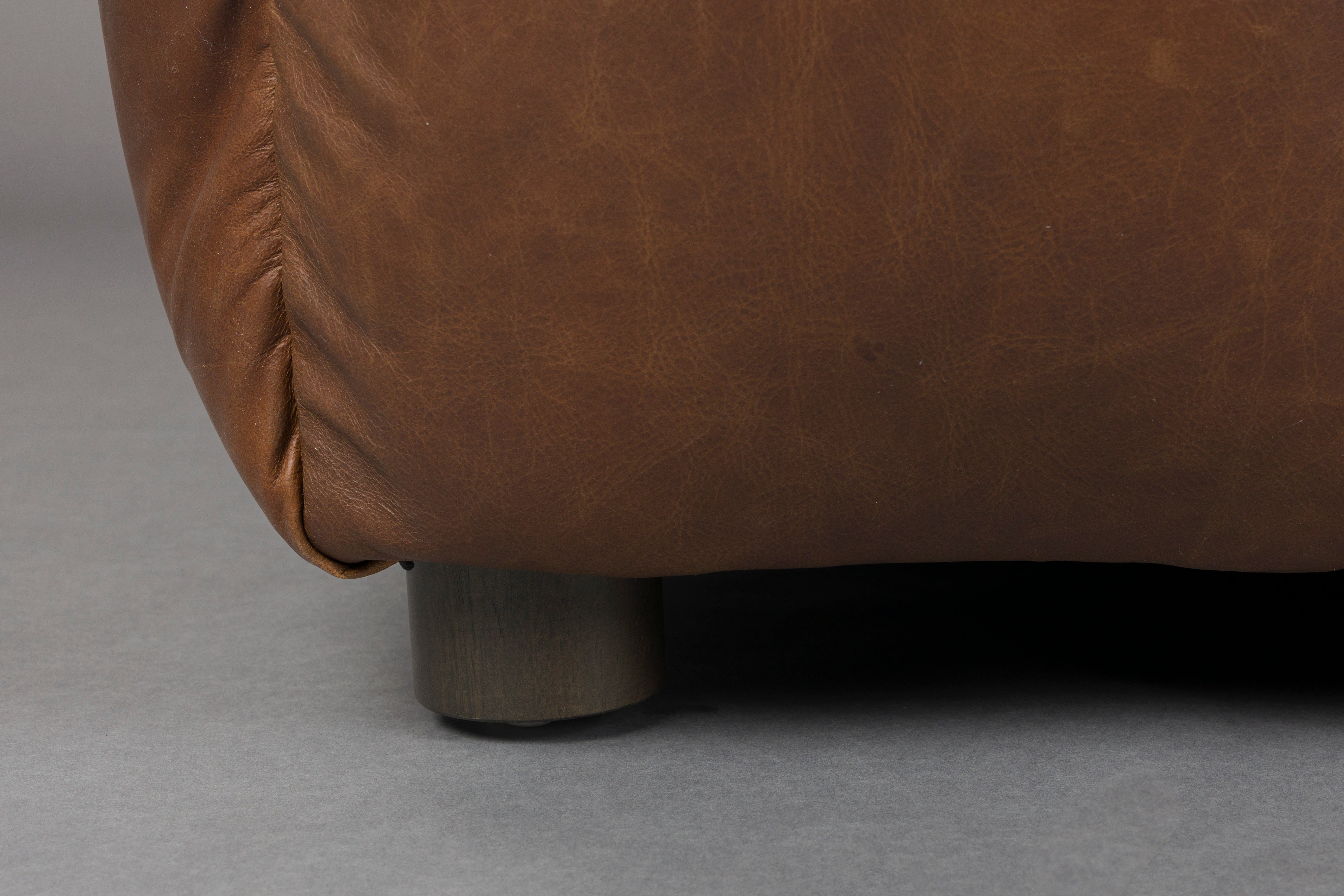 HACKMAN Puff chocolate leather