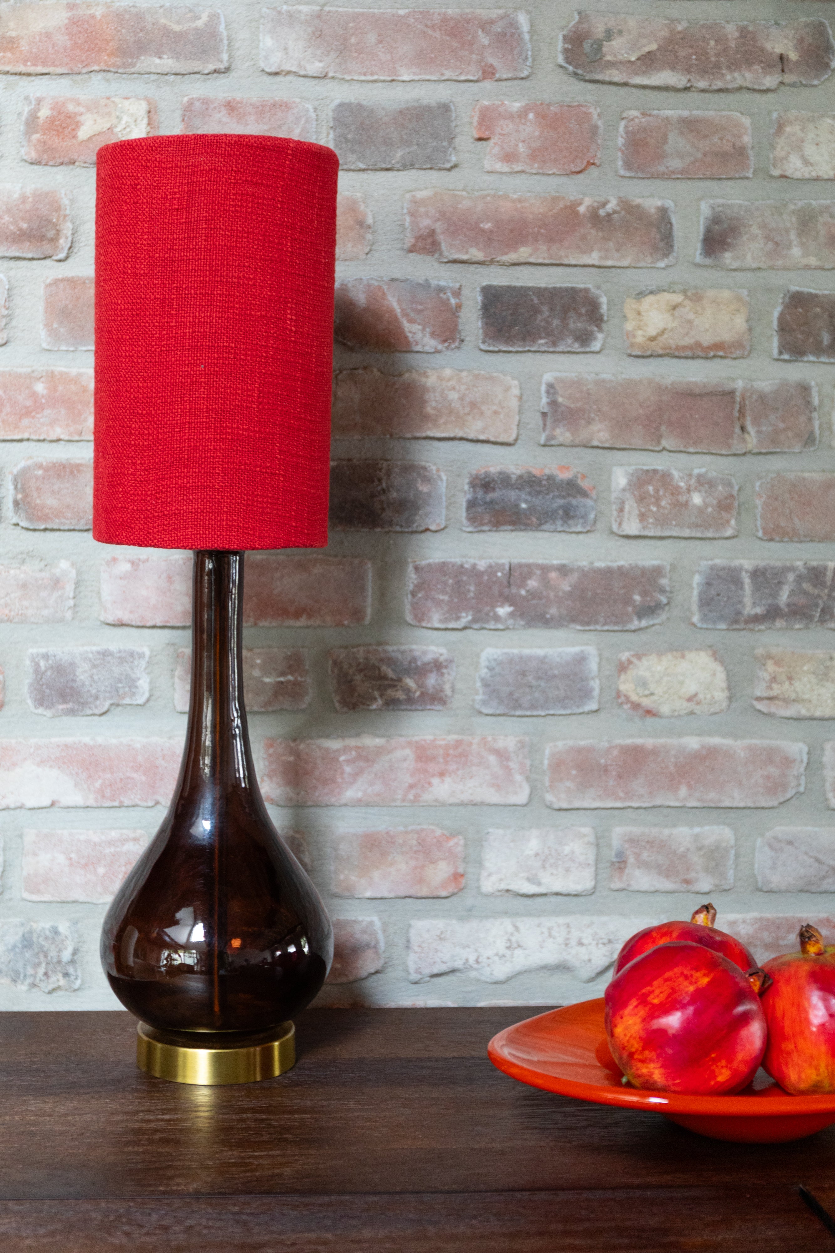 Tischlampe JULES rot mit braunem Fuß