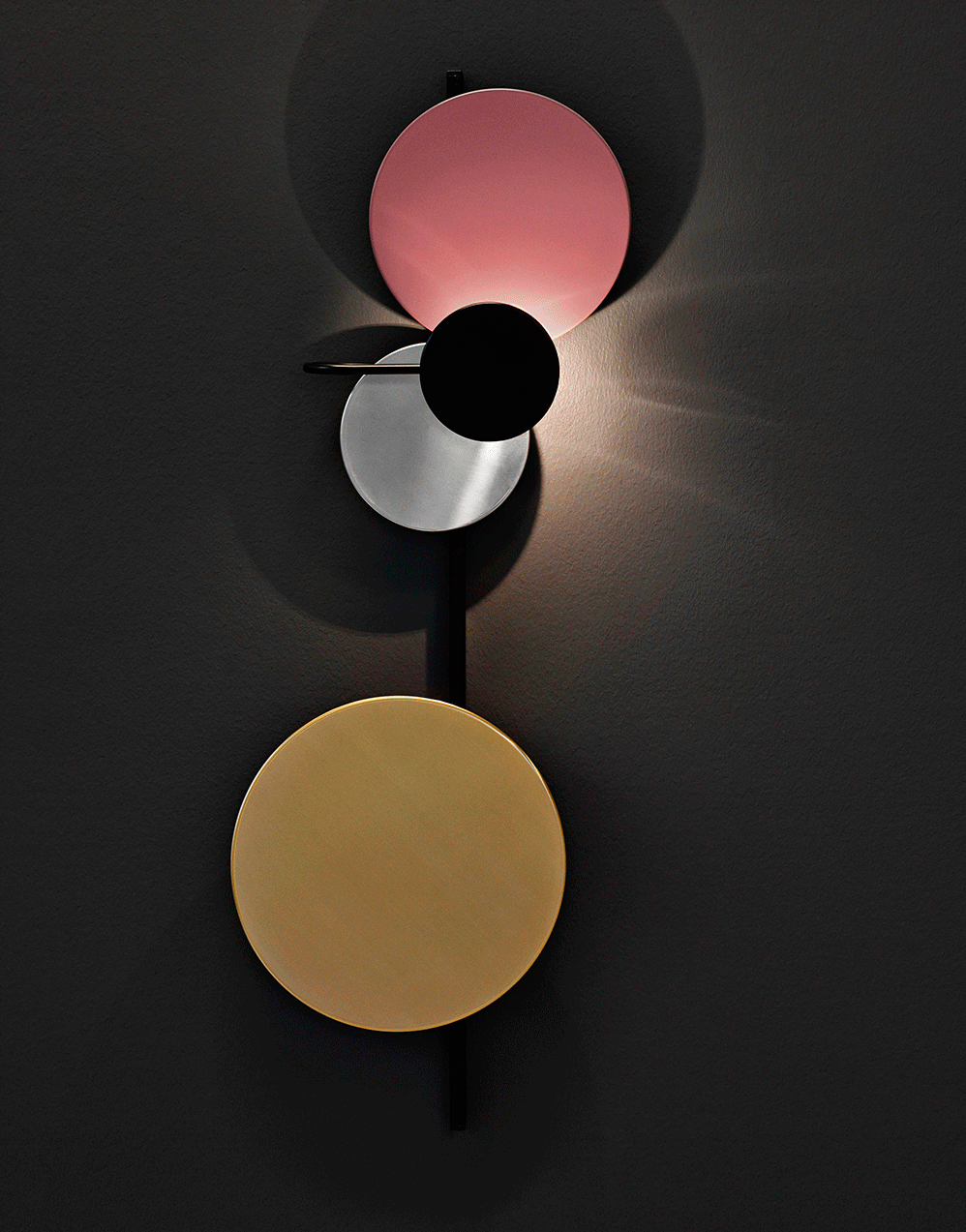 PLANET pink wall lamp