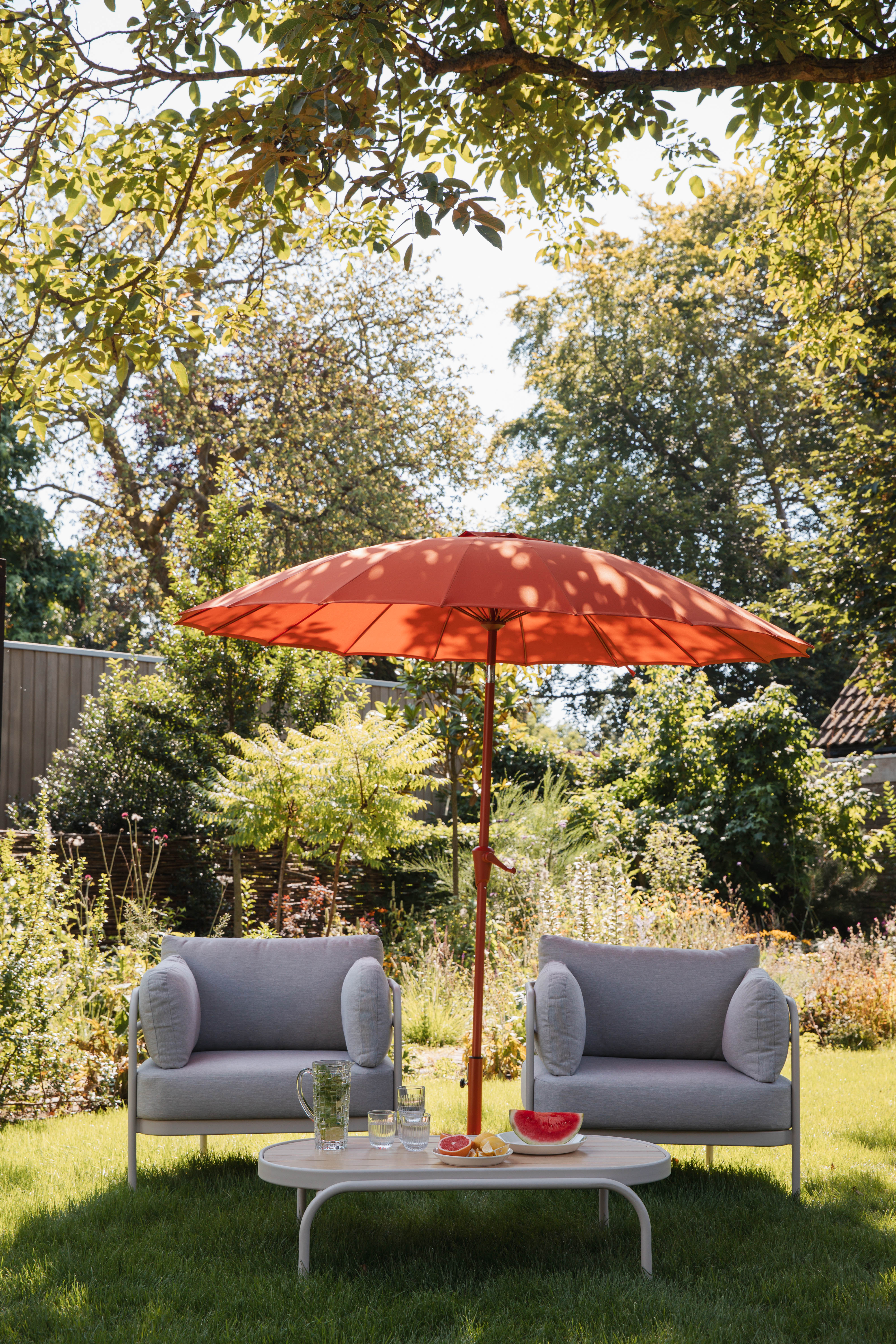 SUNSHINE red parasol with base