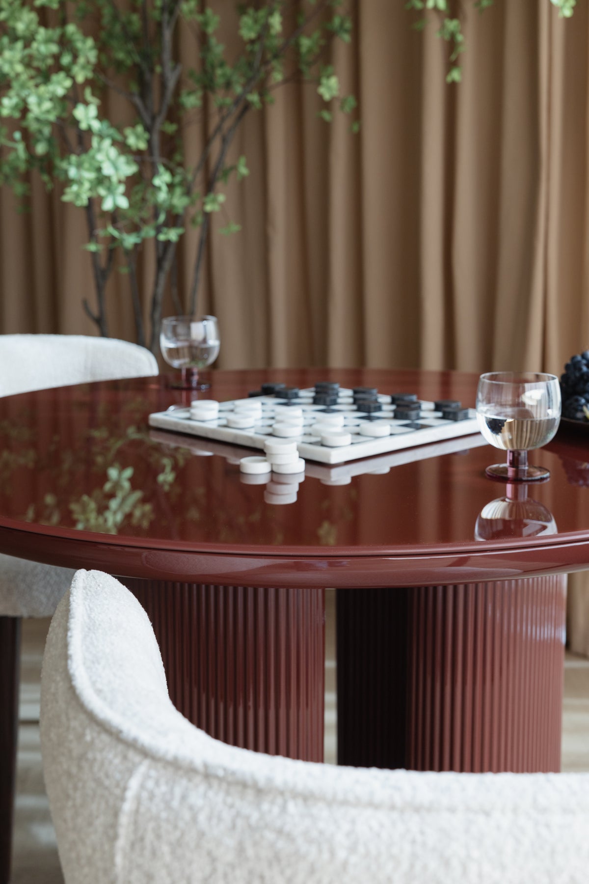 Round table TIMO red
