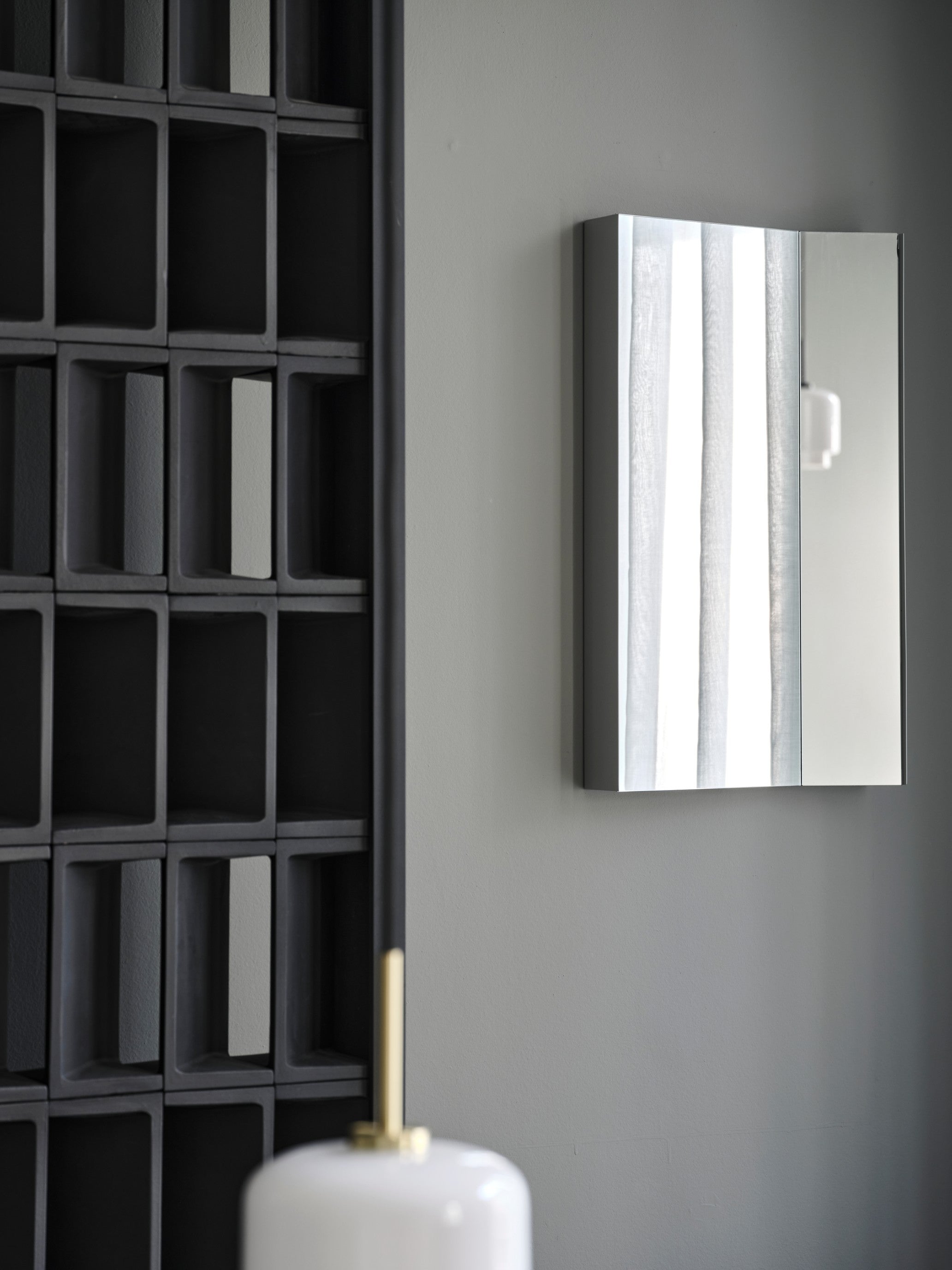 MEGUMI pendant lamp white with brass finish