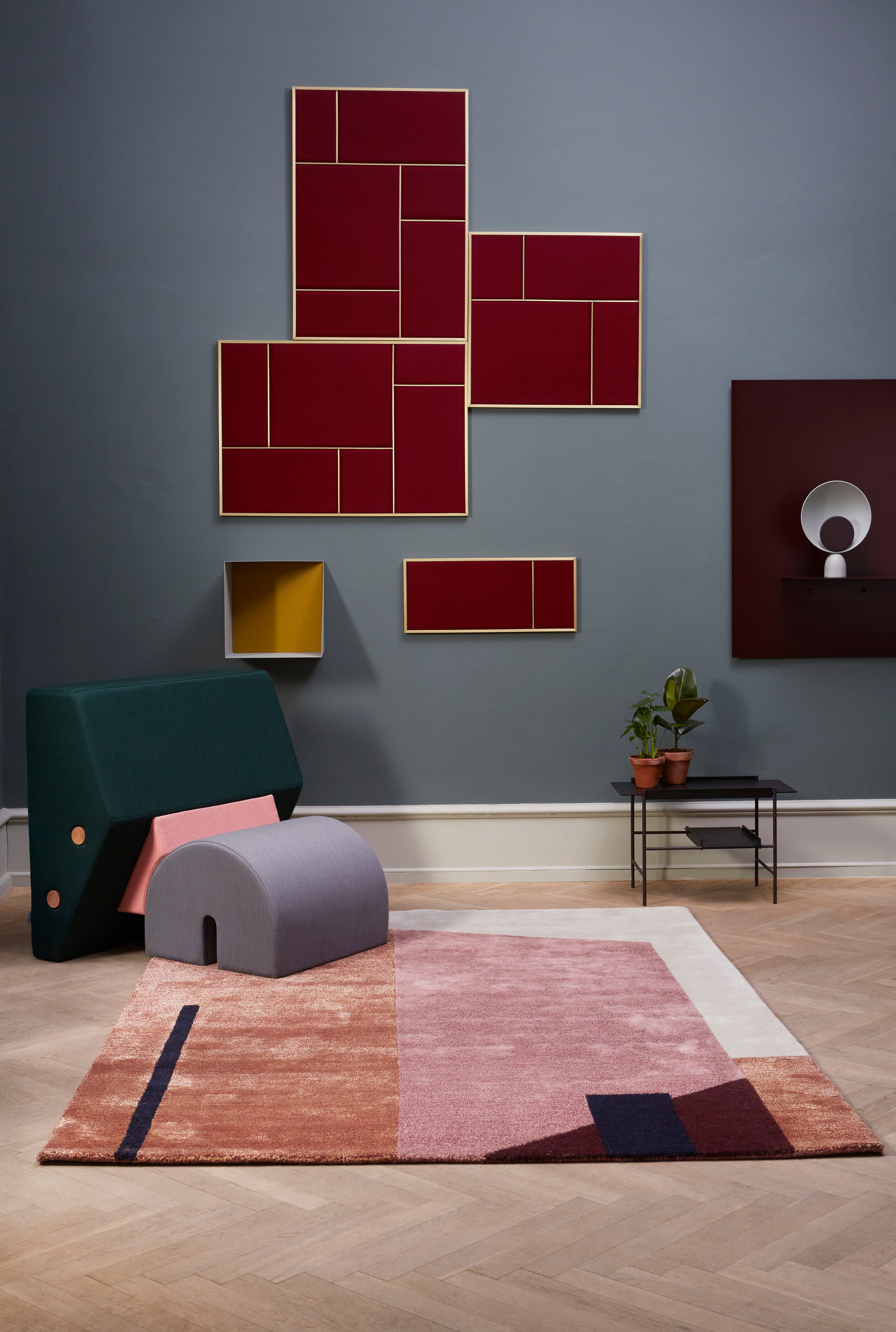 KEYSTONE armchair in green with pink and gray