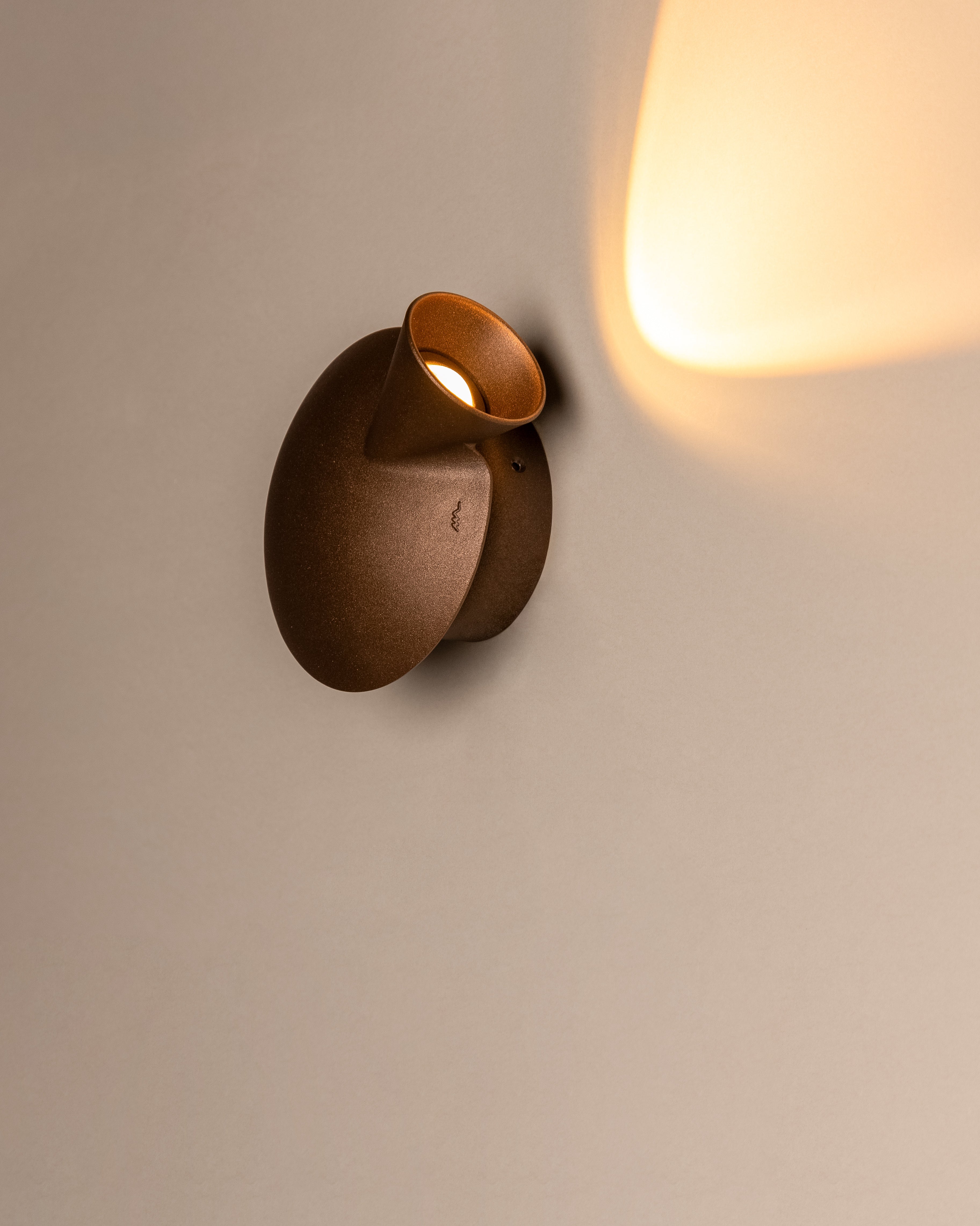 TORTUGA Wall Lamp in Brown