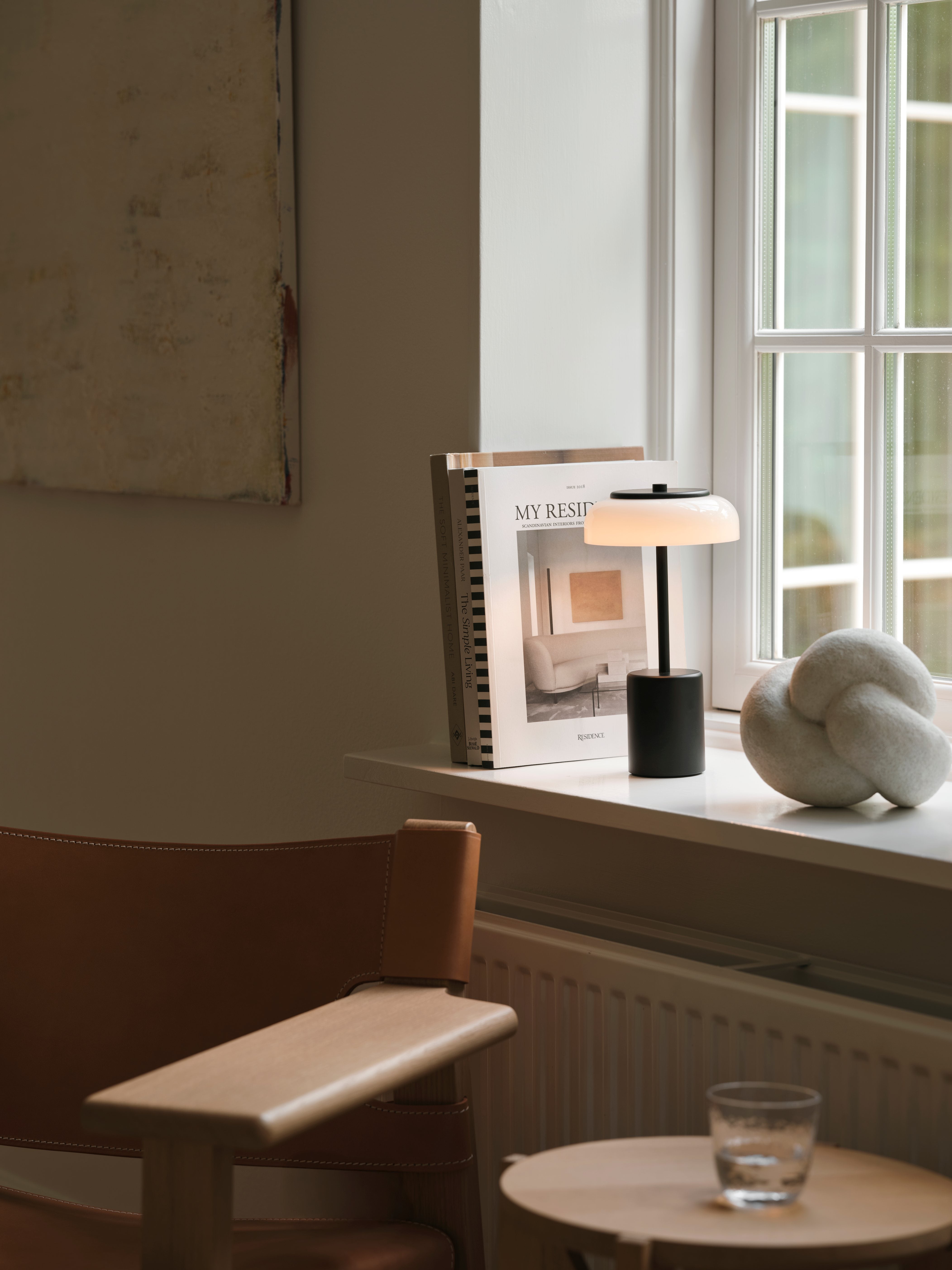 Portable Lamp BLOSSI black with opal glass