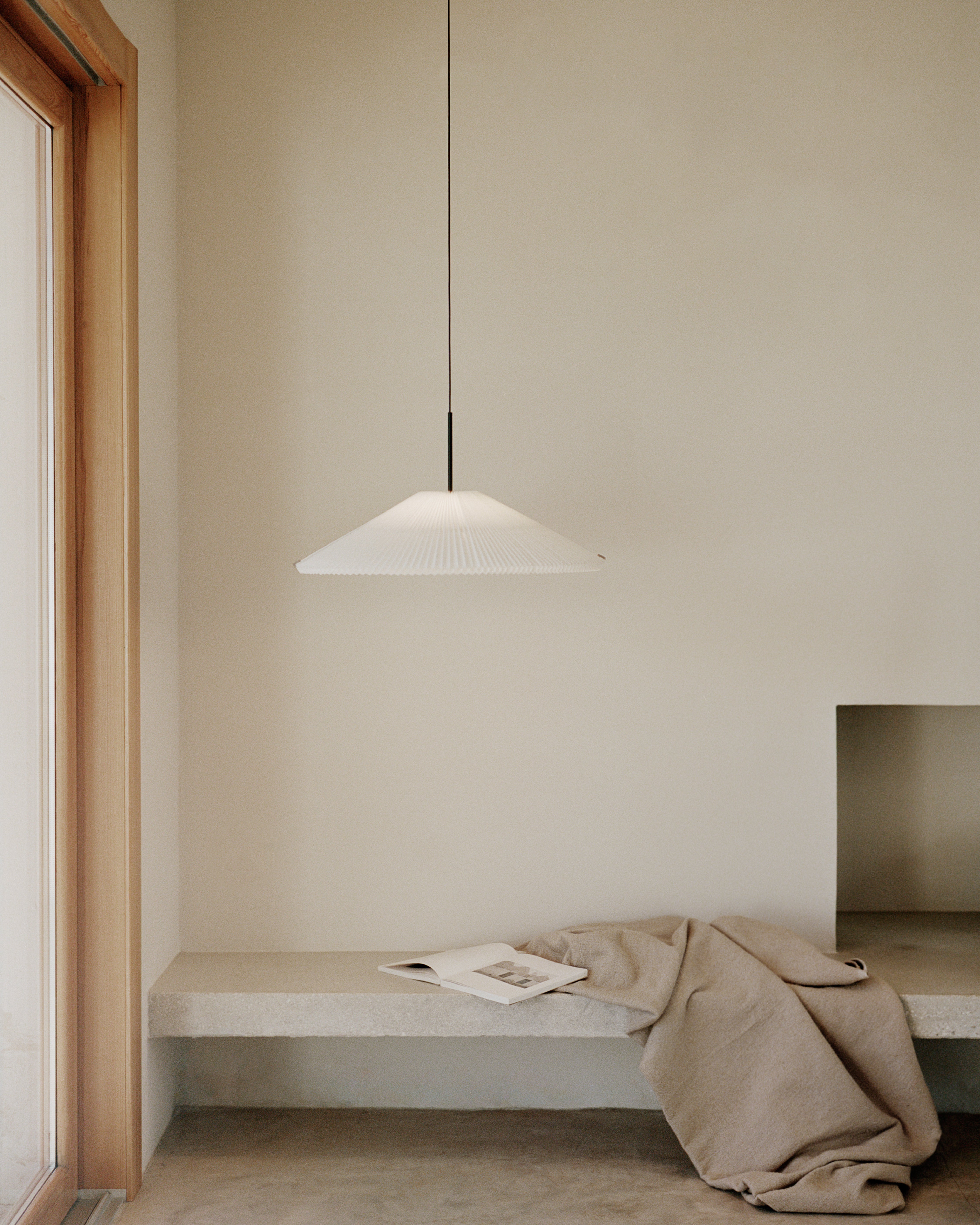 White hanging lamp