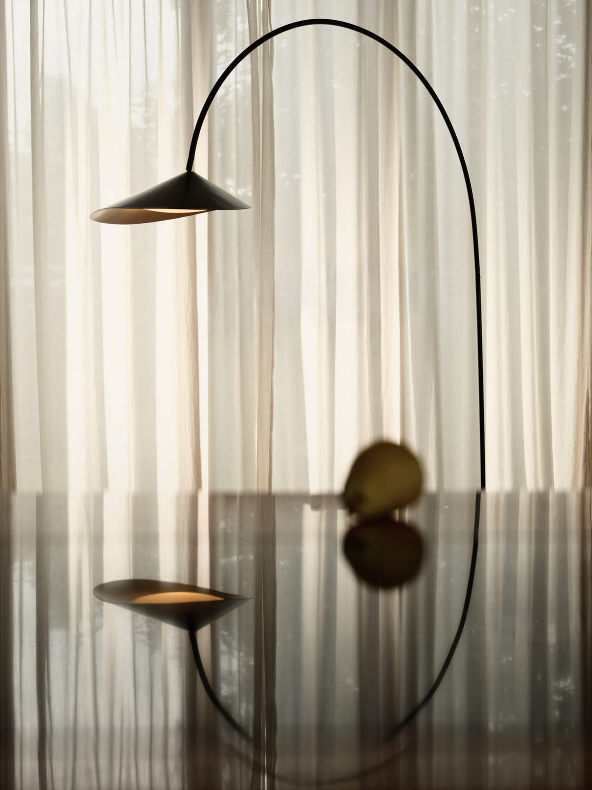 Lampa podłogowa łukowa ARUM czarny – ujęcie 3