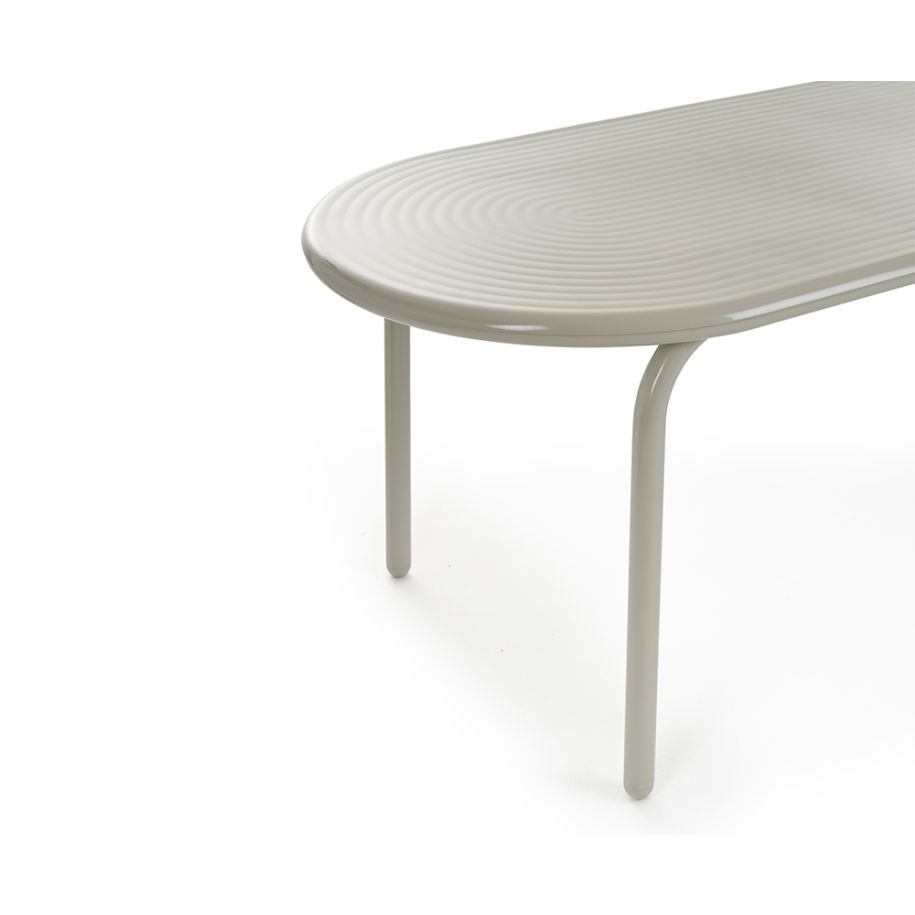 Groove outer table broken white