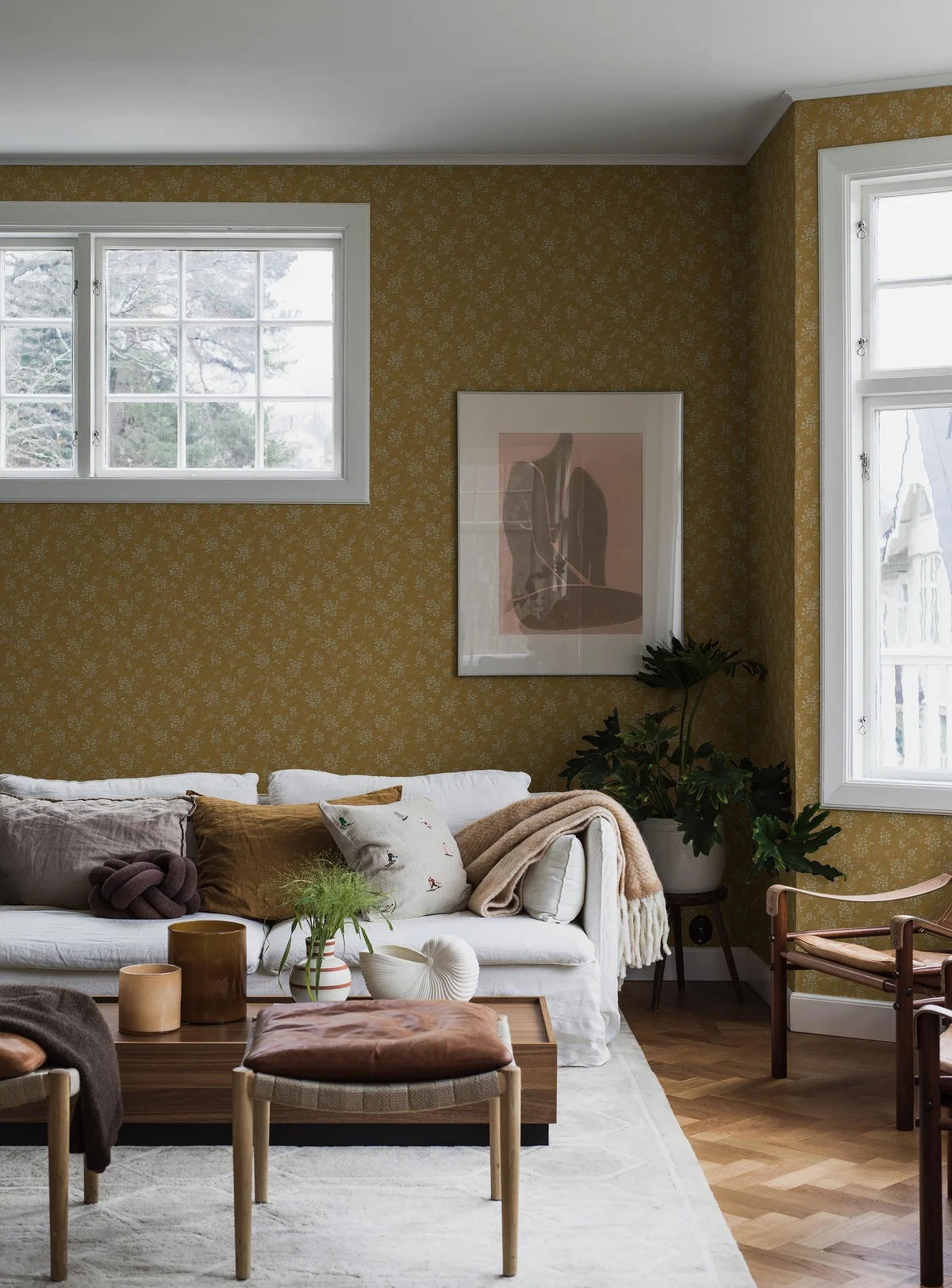 Wallpaper with a floral pattern HIP ROSE yellow