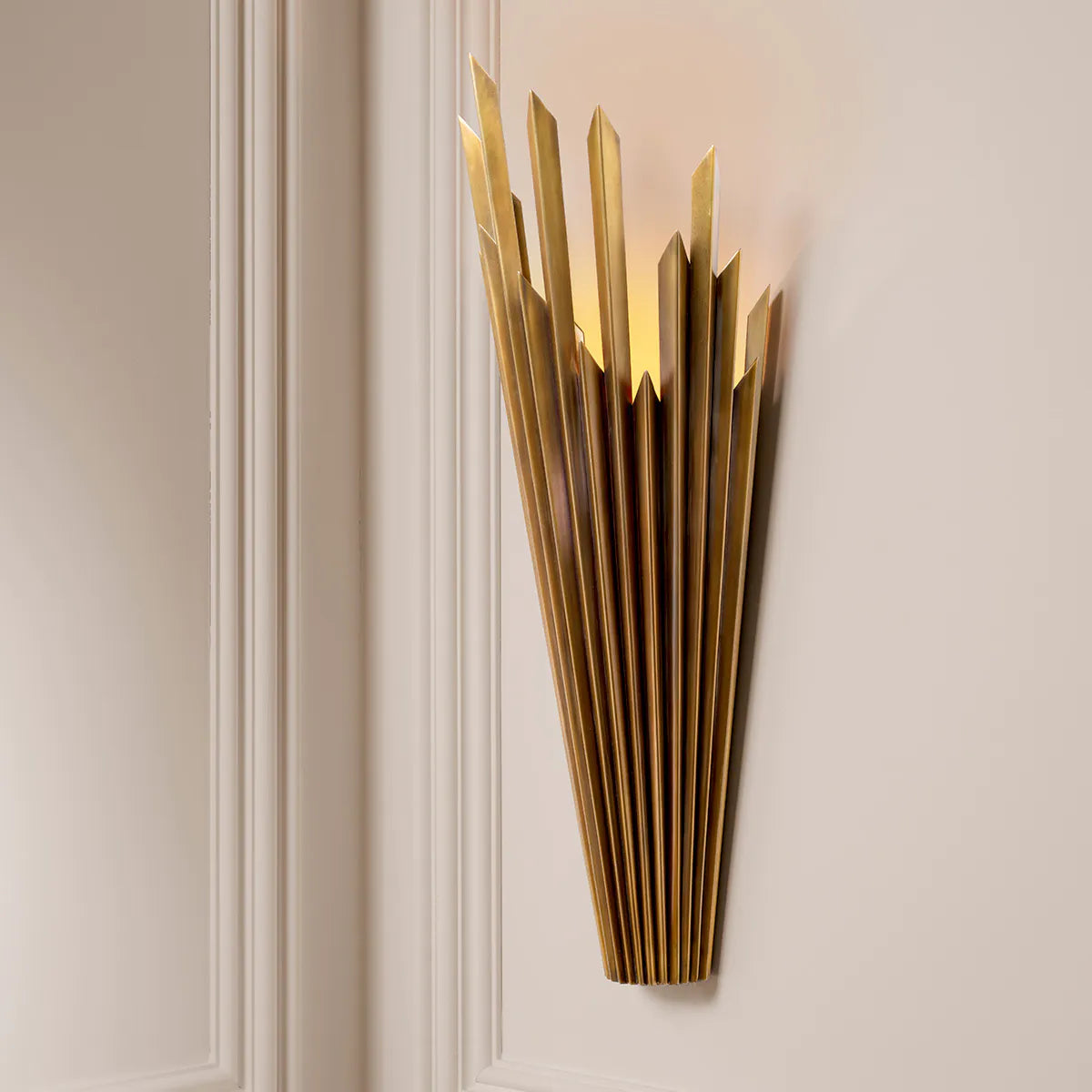 CELESTIA gold wall lamp