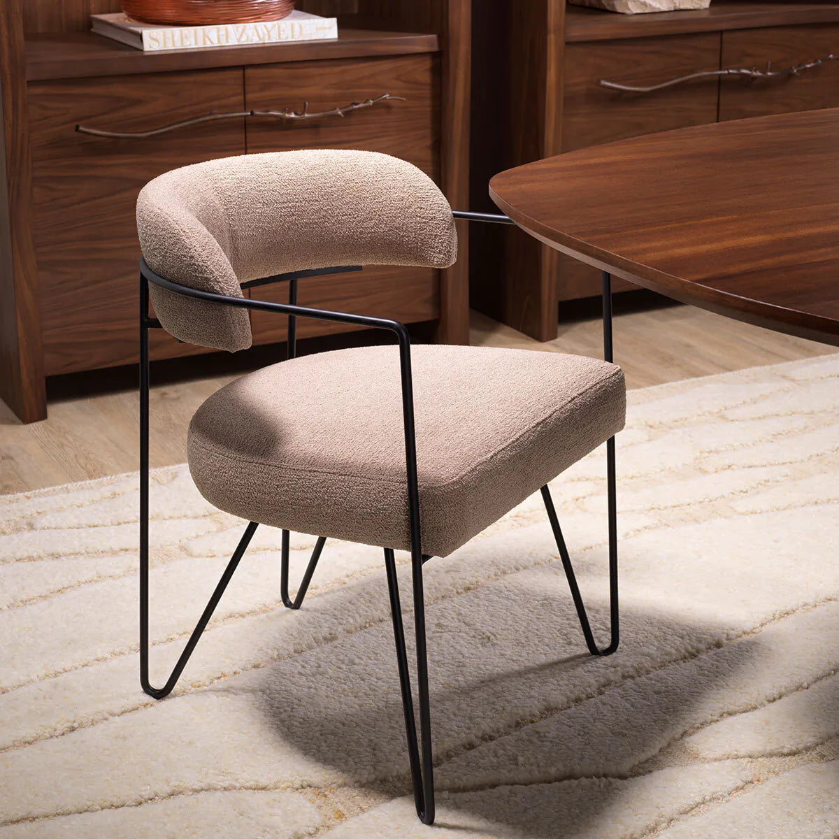 GIUSEPPE Chair beige with black base