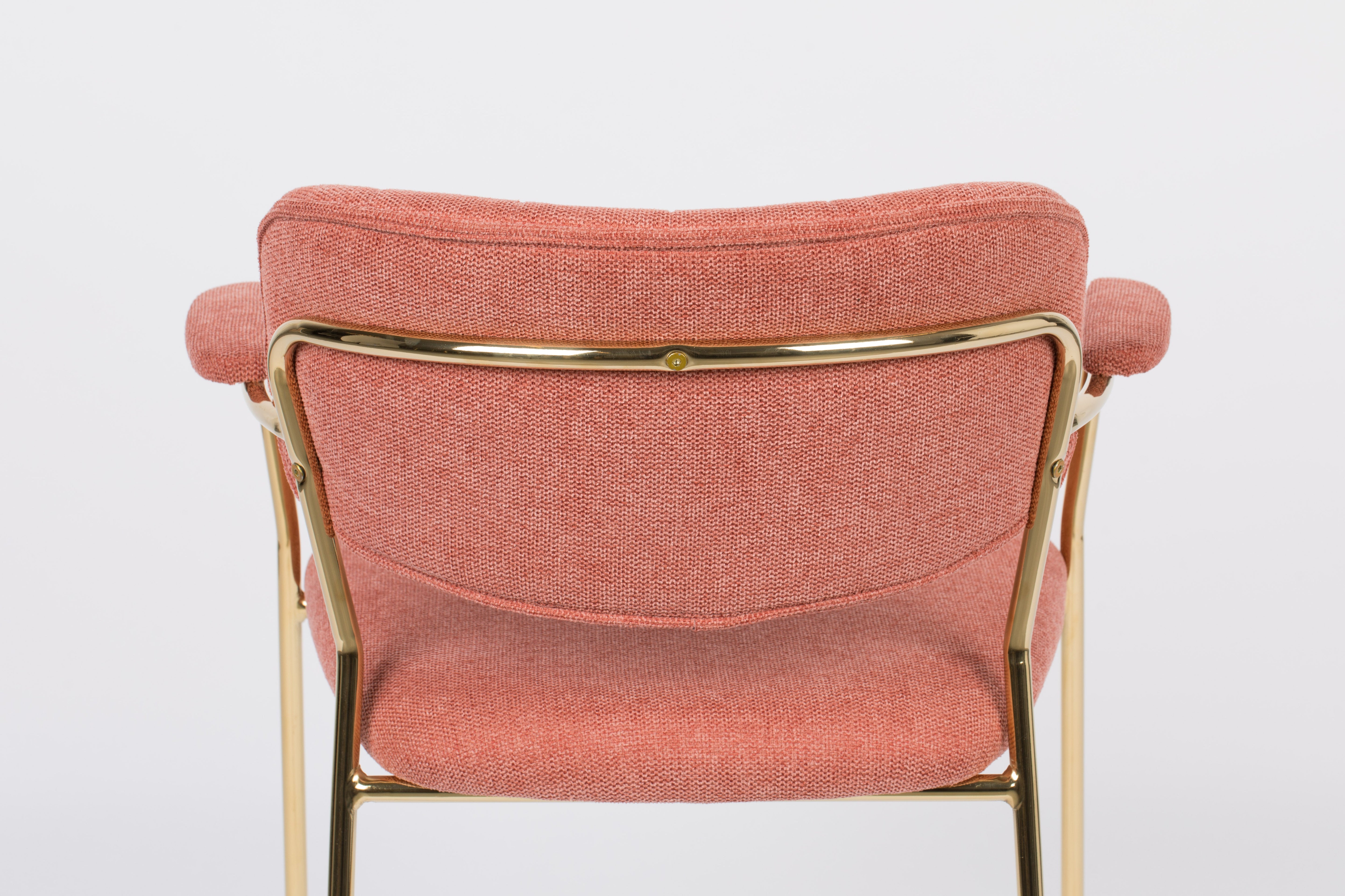 Chair with armrests Jolien Pink with a golden base