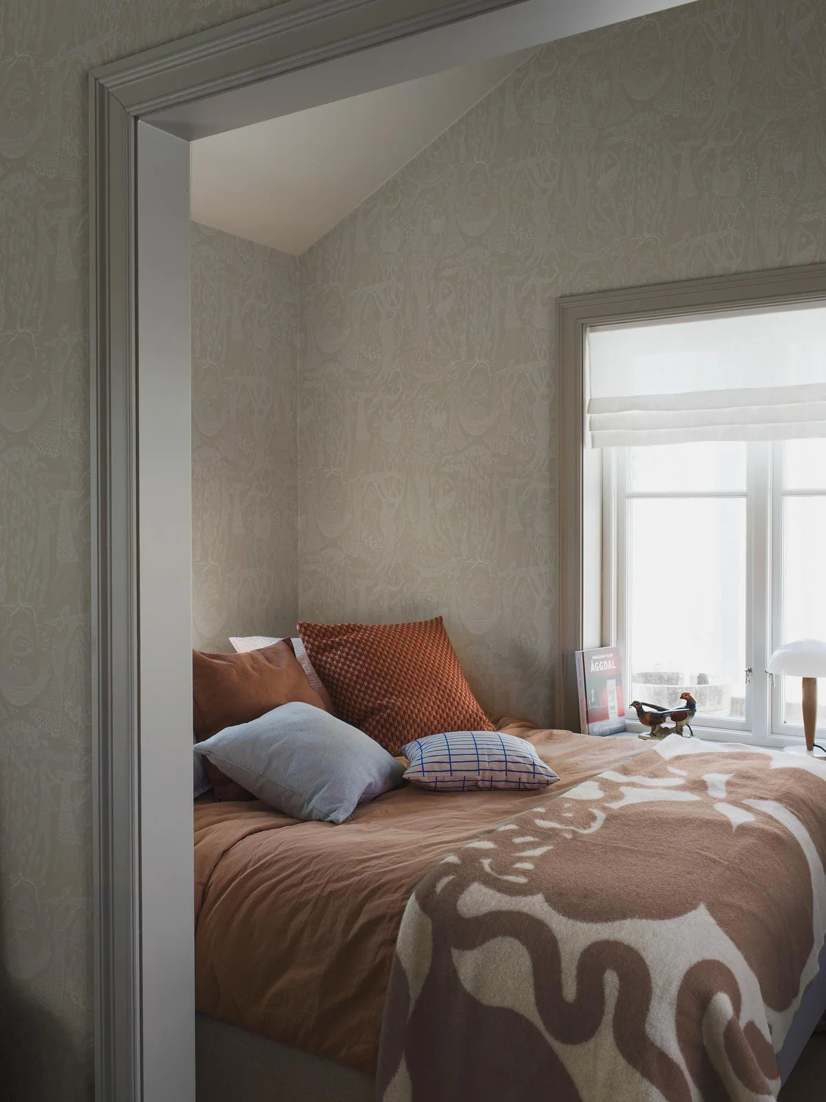 Ethnic Pattern Wallpaper POEME D'AMOUR Beige