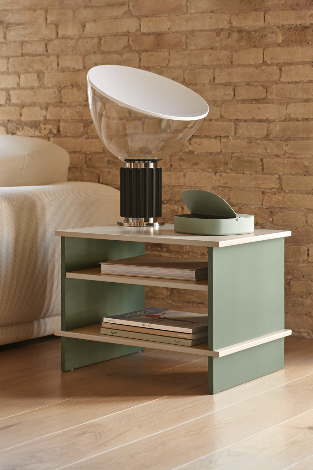 Inari beige with green bedside table