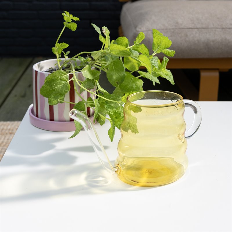 CAN SWELL watering can yellow glass
