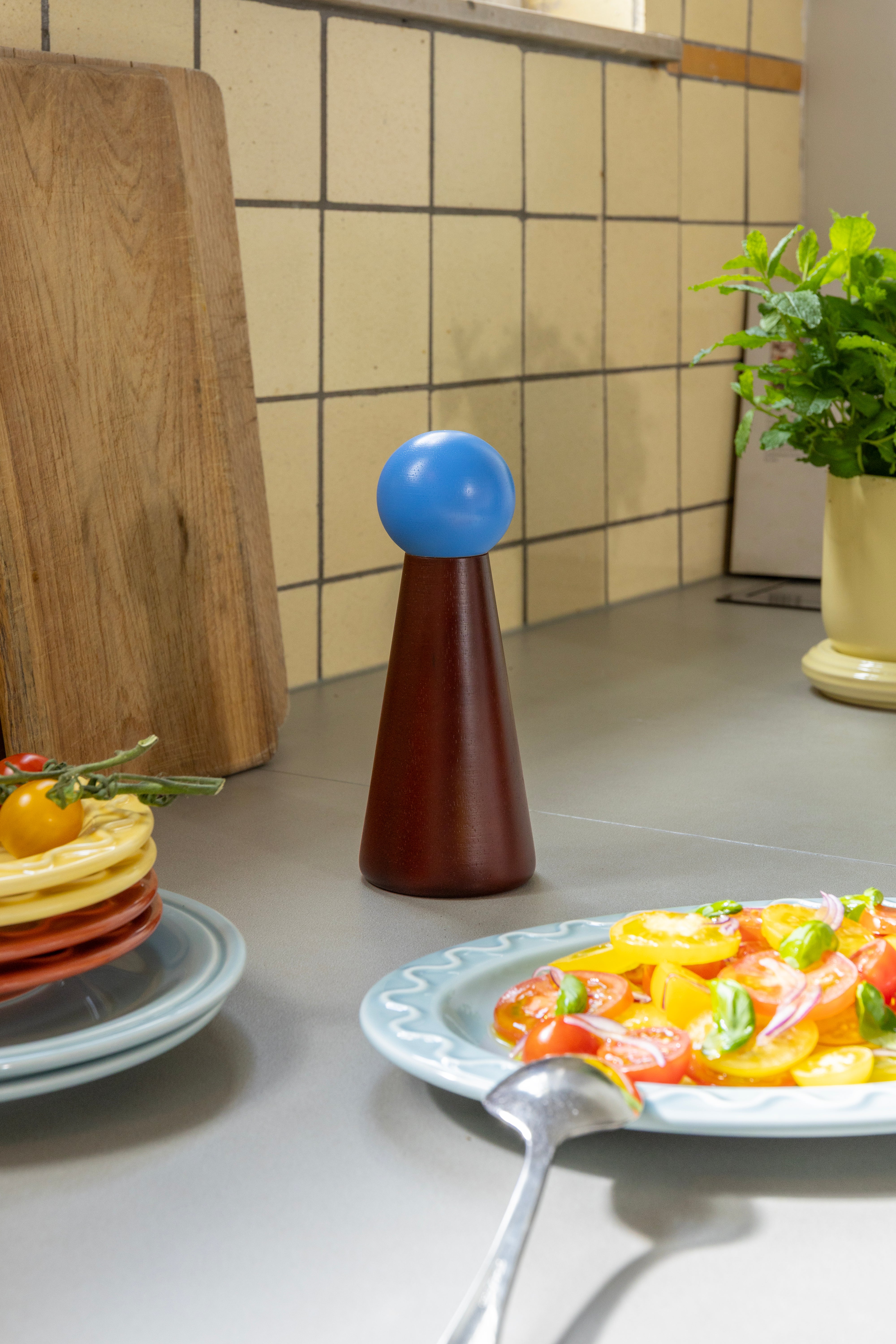 HALMA LARGE Burgundy Spice Grinder with Blue