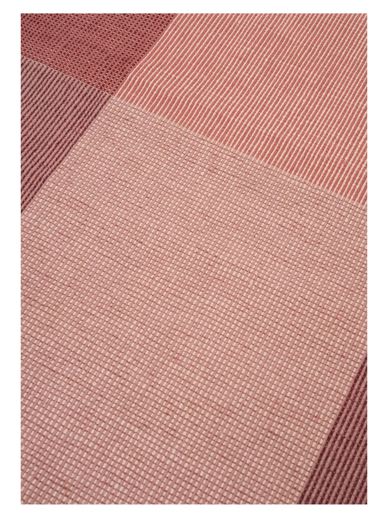 BOLOGNA Carpet - POWDER Carmine