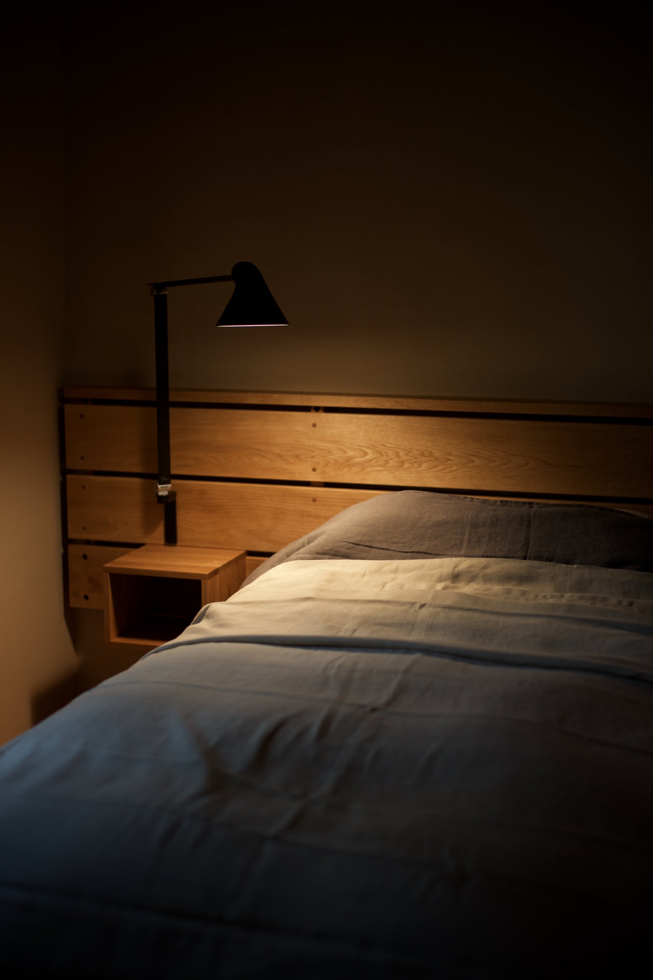 Wandleuchte mit verstellbarem Arm NJP schwarz