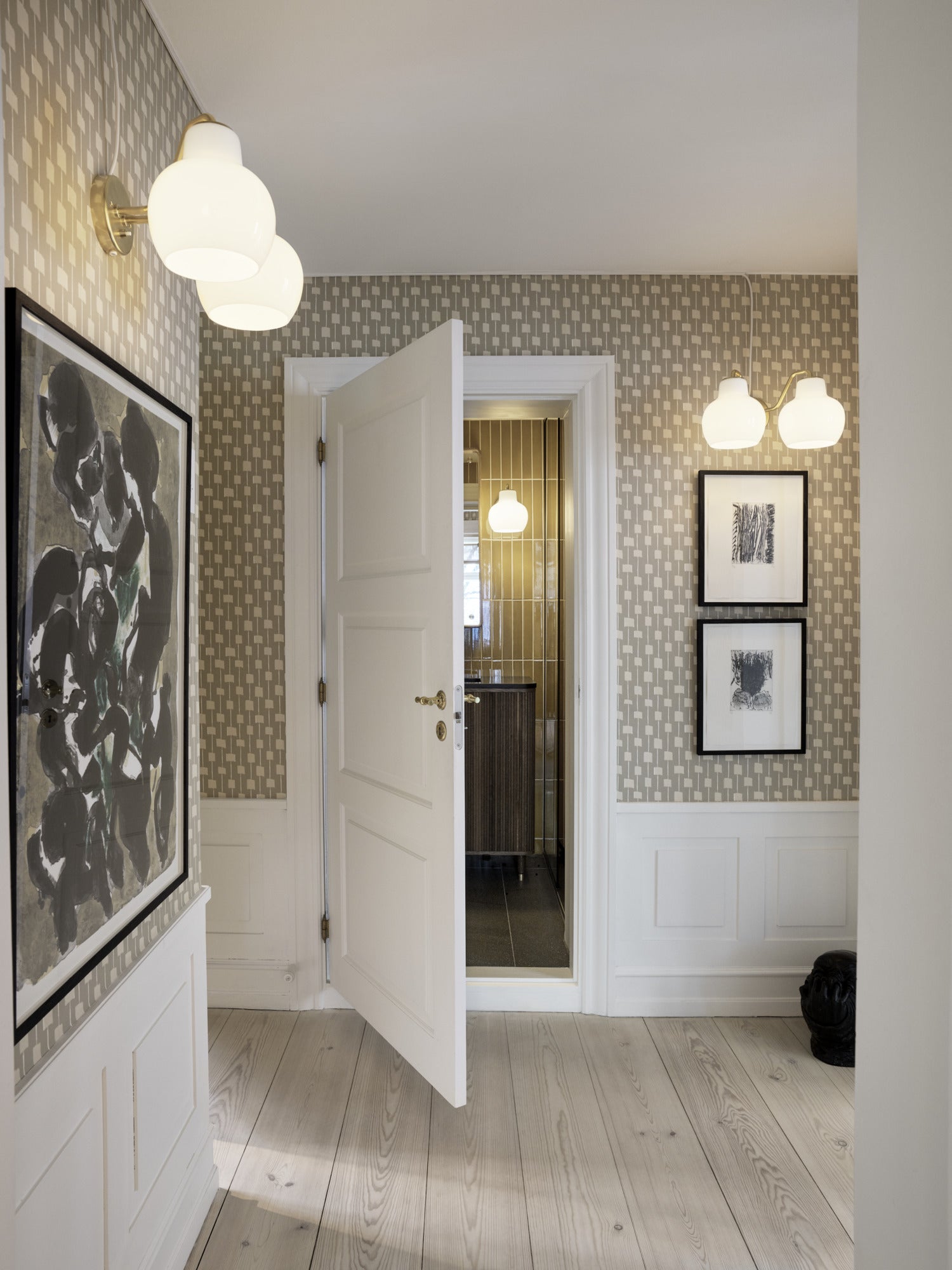 VL RING CROWN 2 Wall Lamp white with brass base