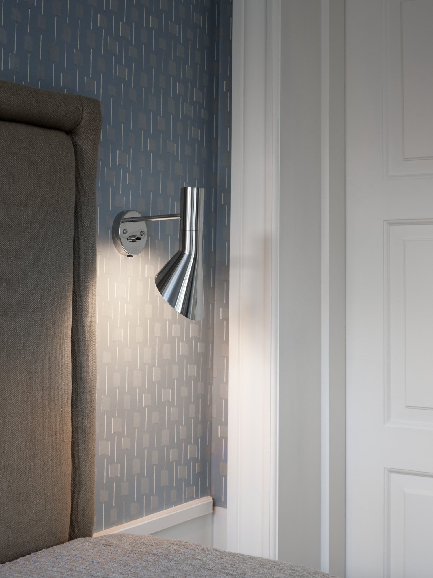 Lampa ścienna AJ polerowana stal nierdzewna