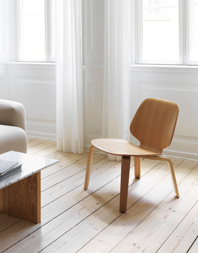 Upholstered armchair my black oak veneer