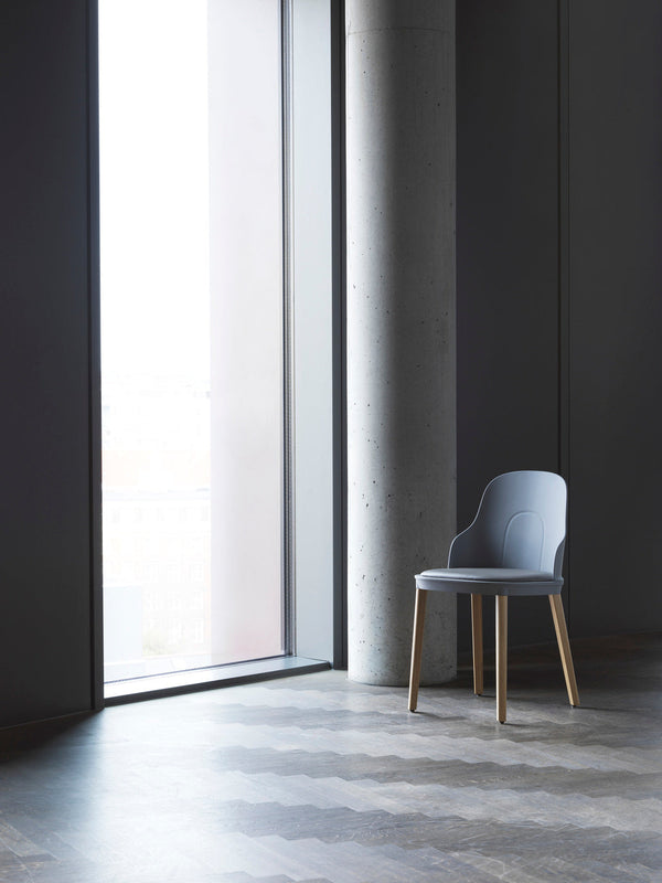 Chair allez warm gray with wicker and oak base