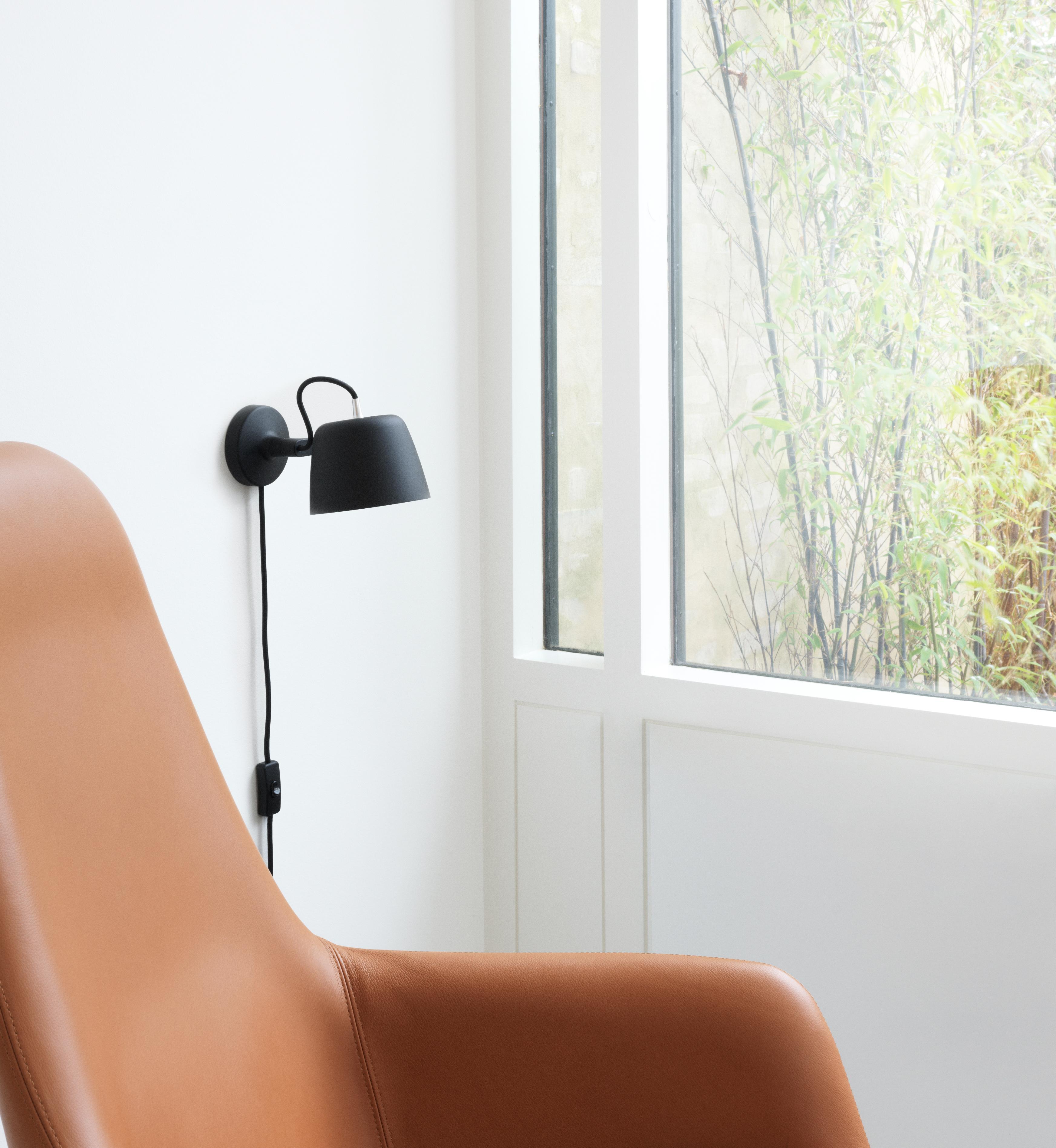 Verstellbare Wandleuchte TUB schwarz