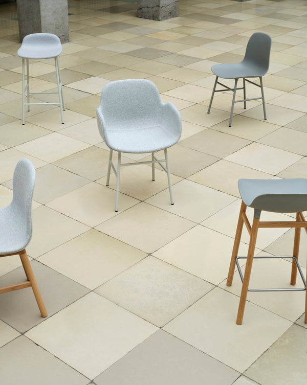 White Hocker forms with an oak base