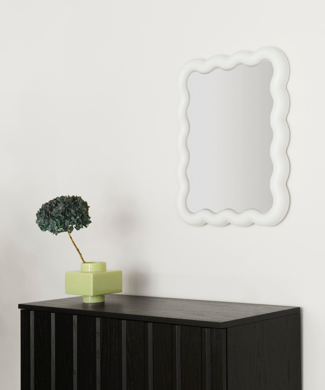 Chest of drawers with RIB drawers black oak veneer