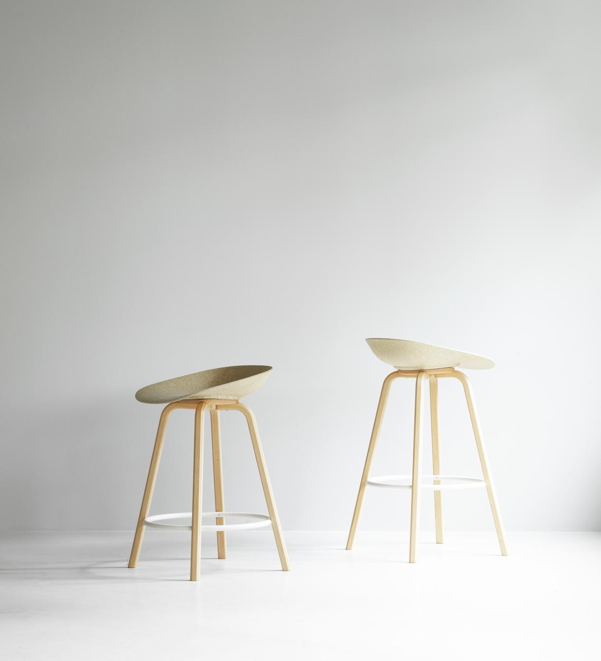 Green Mat Bar Chair with a beech base