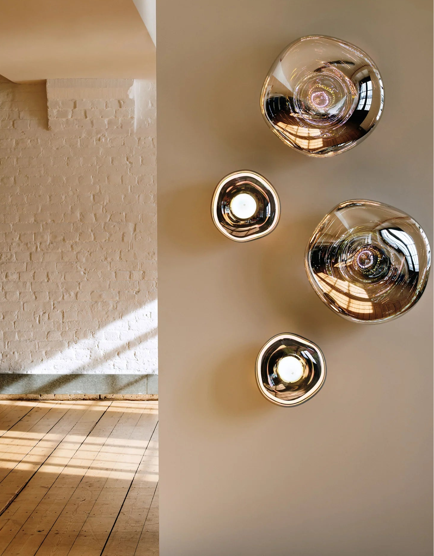 Wall lamps