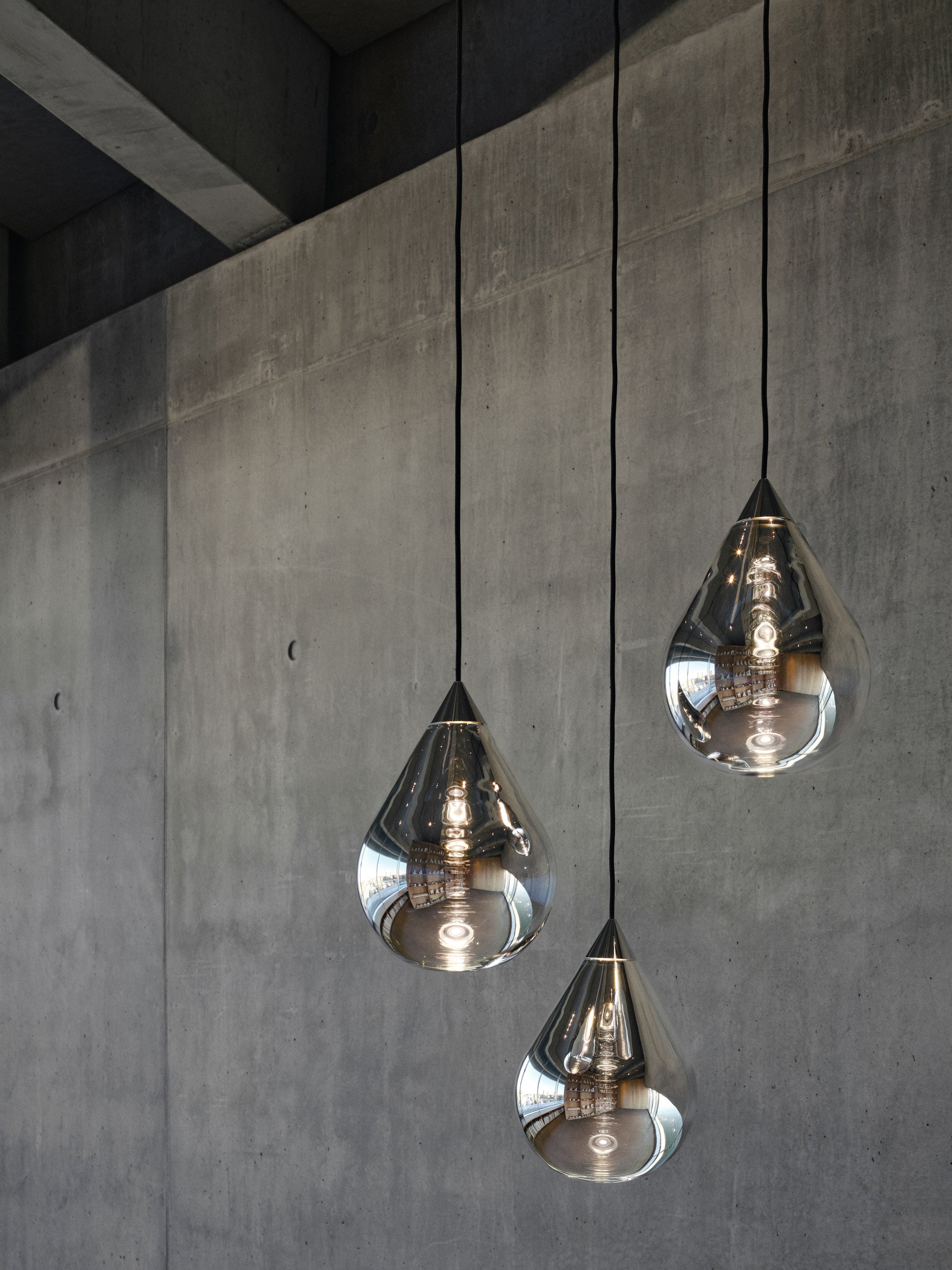 FLARE BEAD Pendant Lamp with Silver Shade