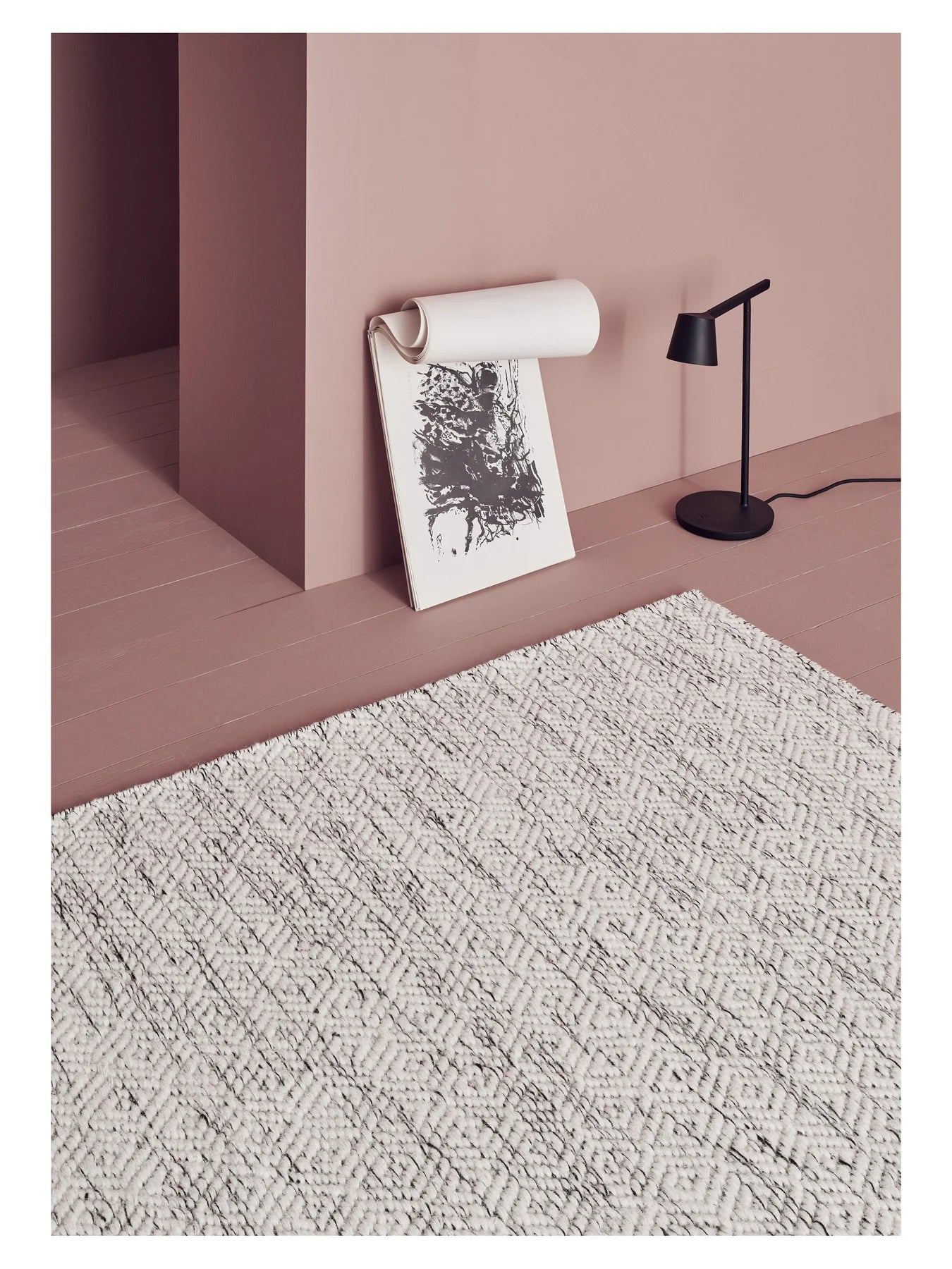 NYOKO rug broken white