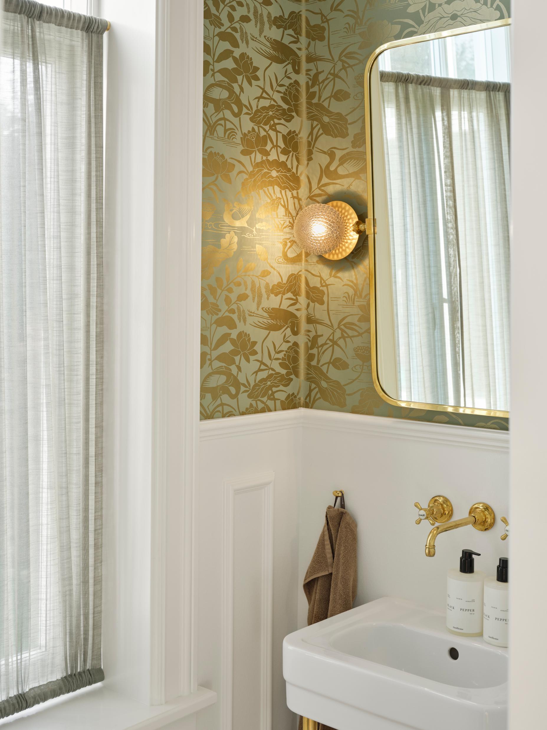 LIILA recessed wall lamp in gold with transparent glass