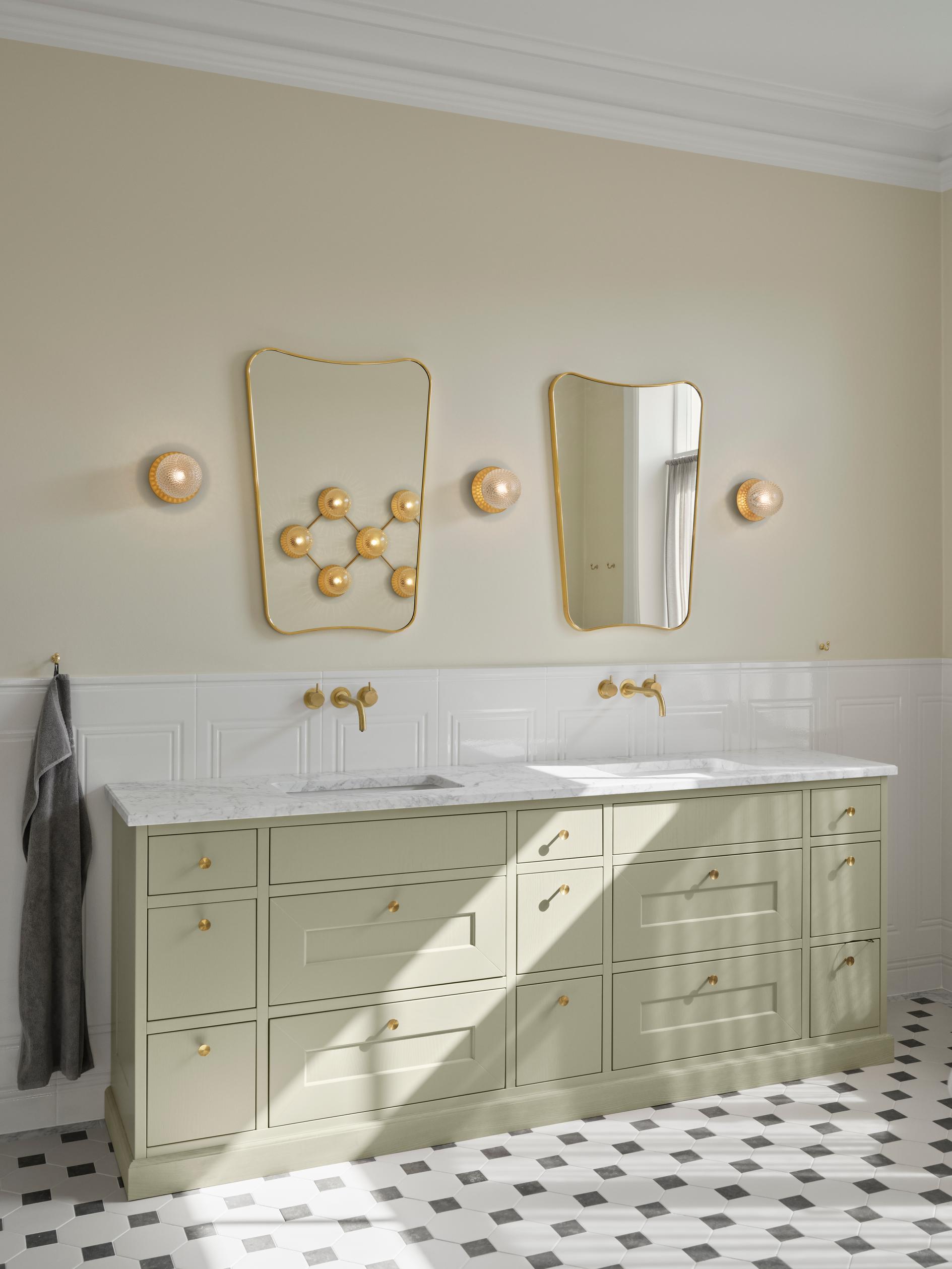 LIILA recessed wall lamp in gold with transparent glass