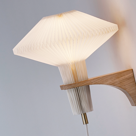 Wall lamp MODEL 204 MUSHROOM white with a light oak base