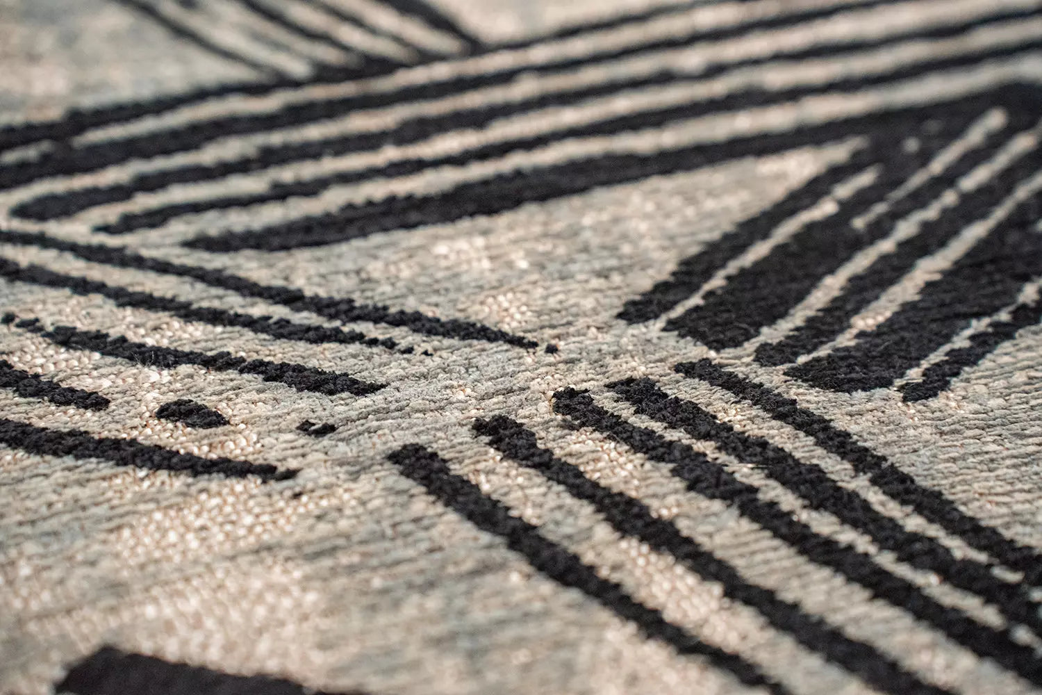 Round rug KANJI gray-beige with black