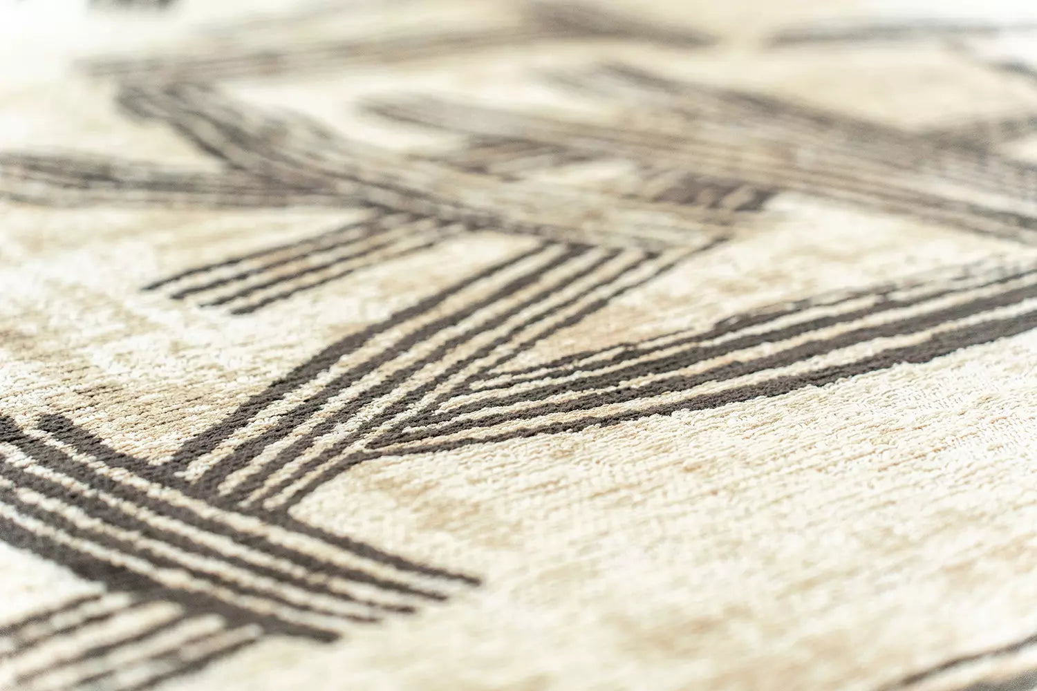 Beige Oval Rug KANJI with Black