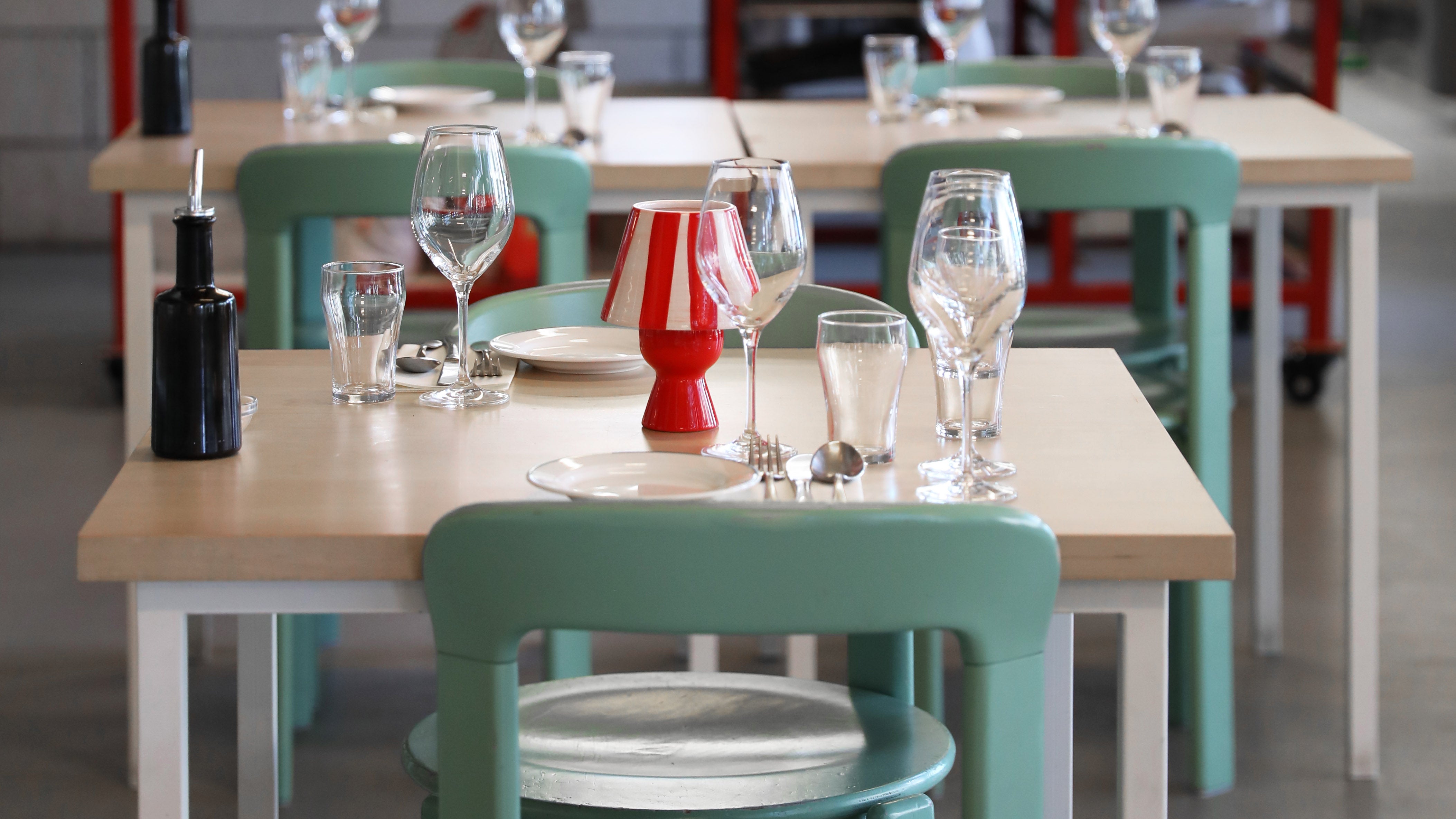CANTINE red tealight holder with white