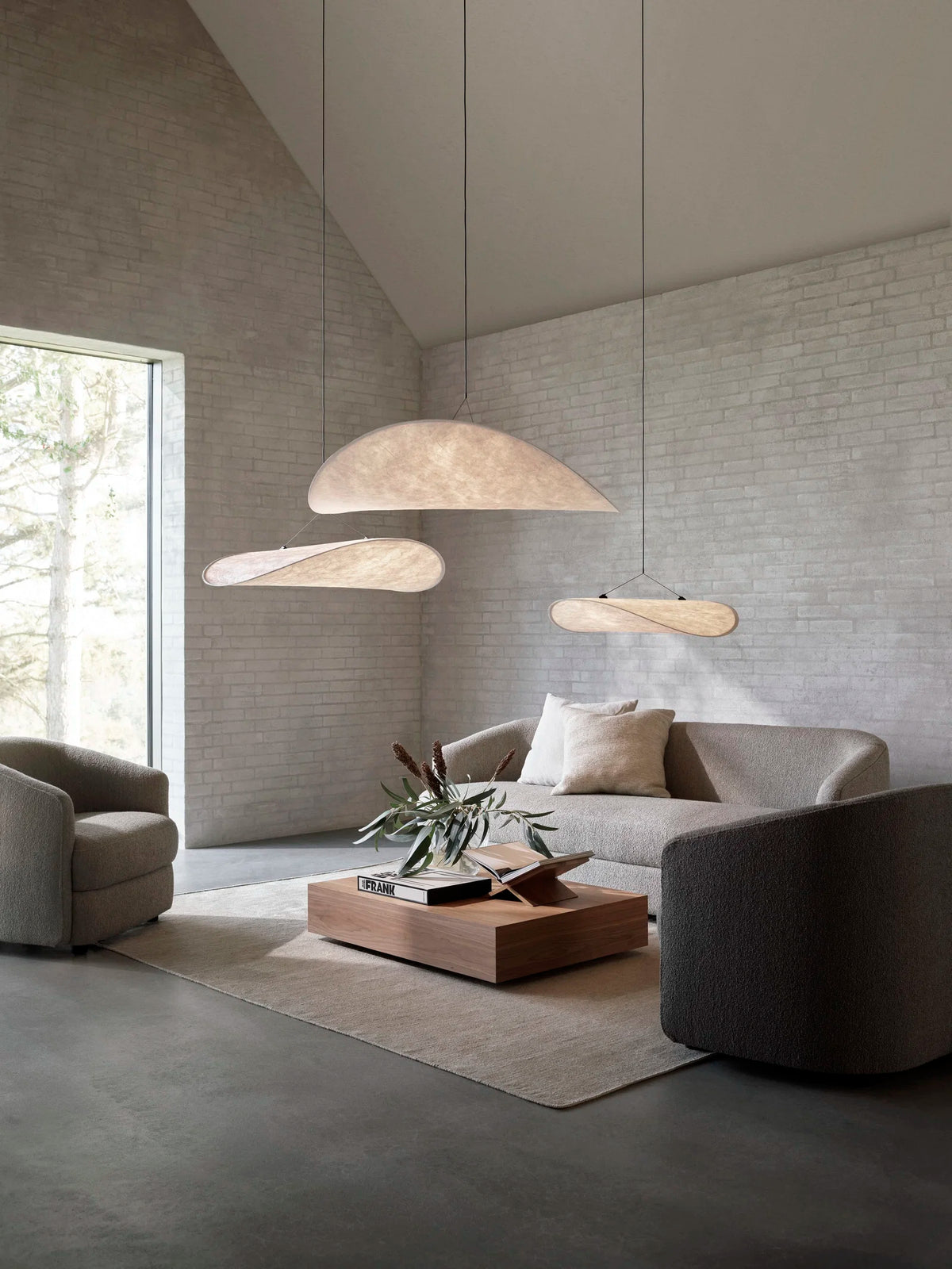 White tense hanging lamp