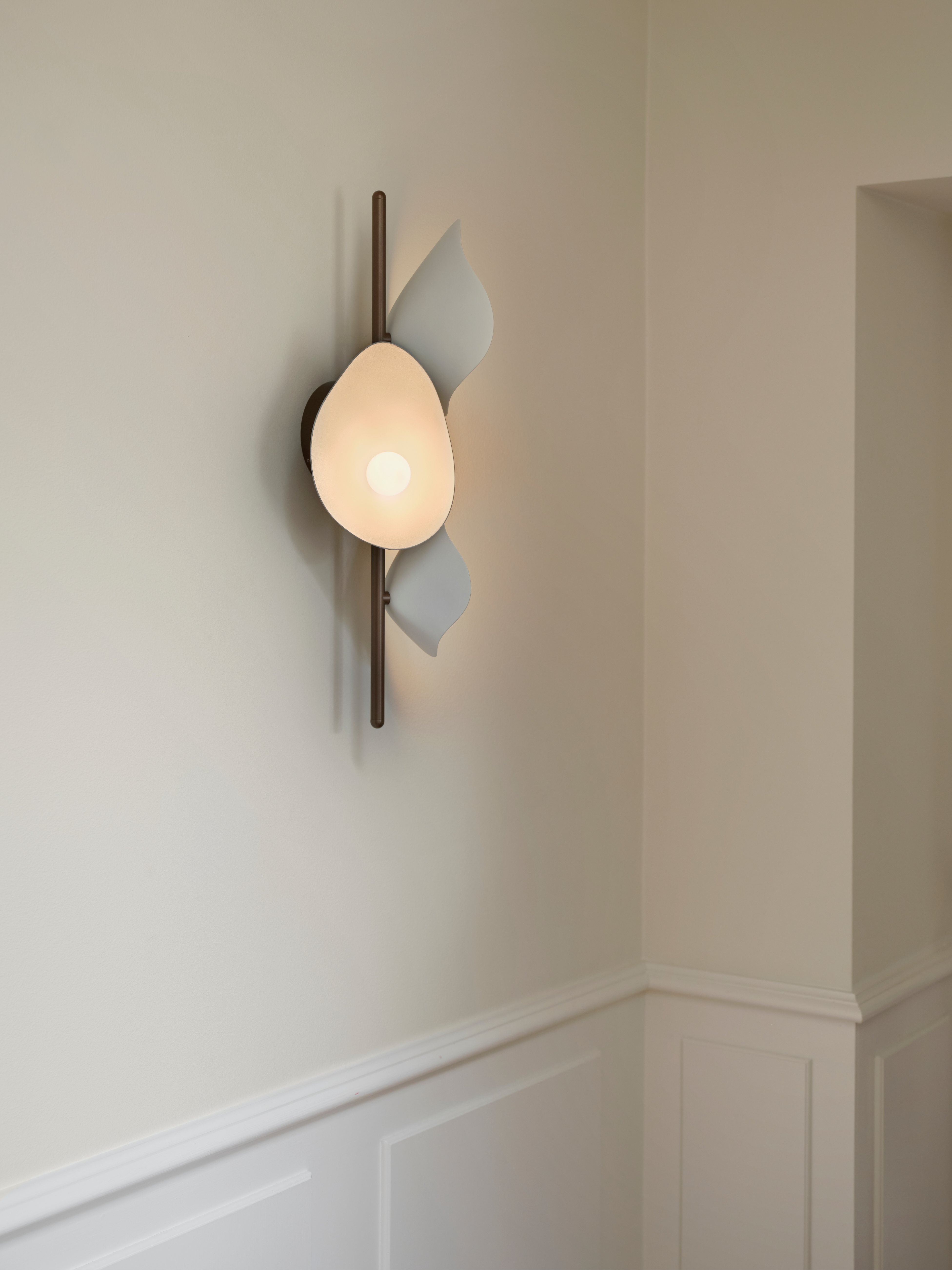 FLORII 3 Wall Lamp Dark Brown with White