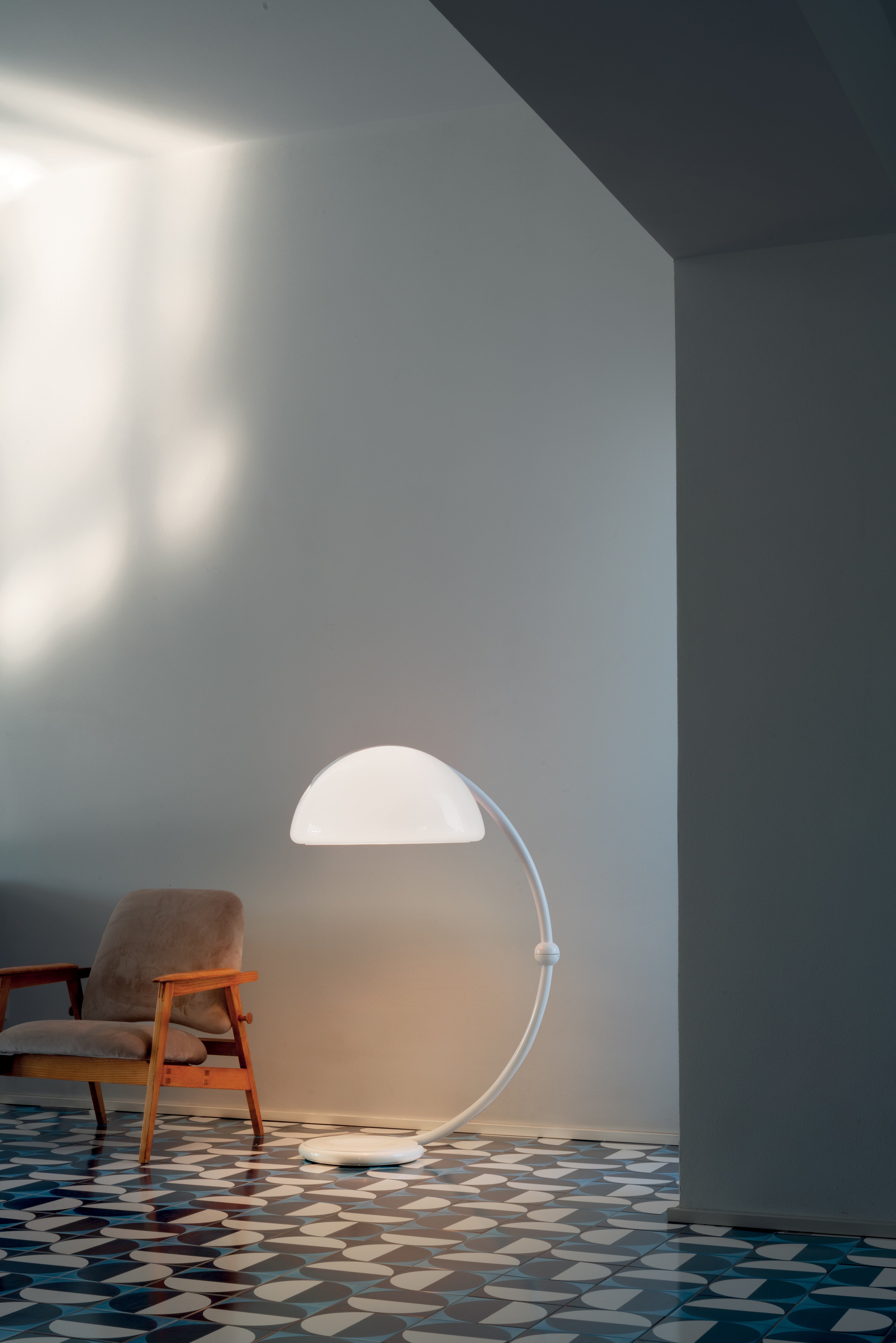SERPENTE Floor Lamp with Opal Shade and White Base