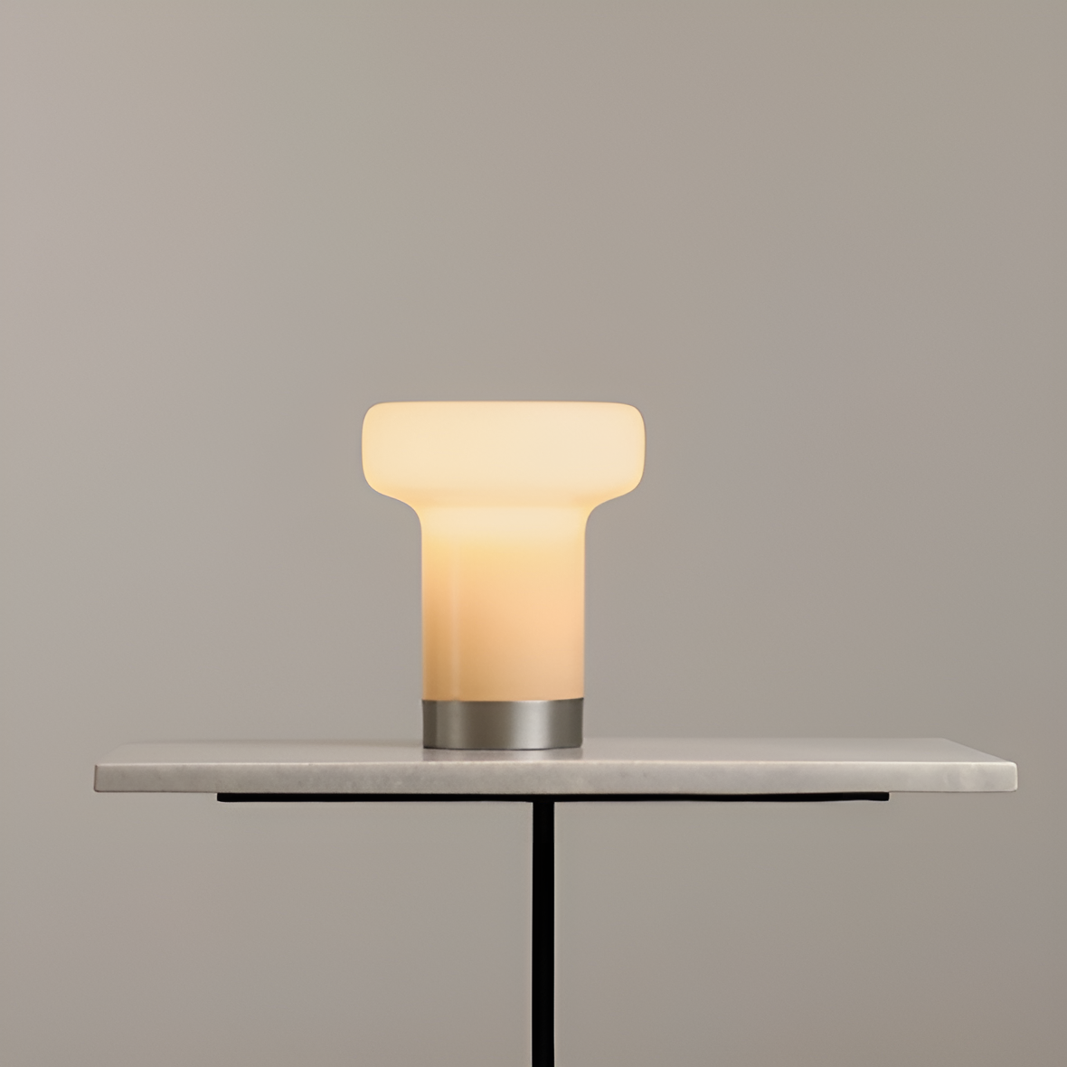 Bonbon beige table lamp