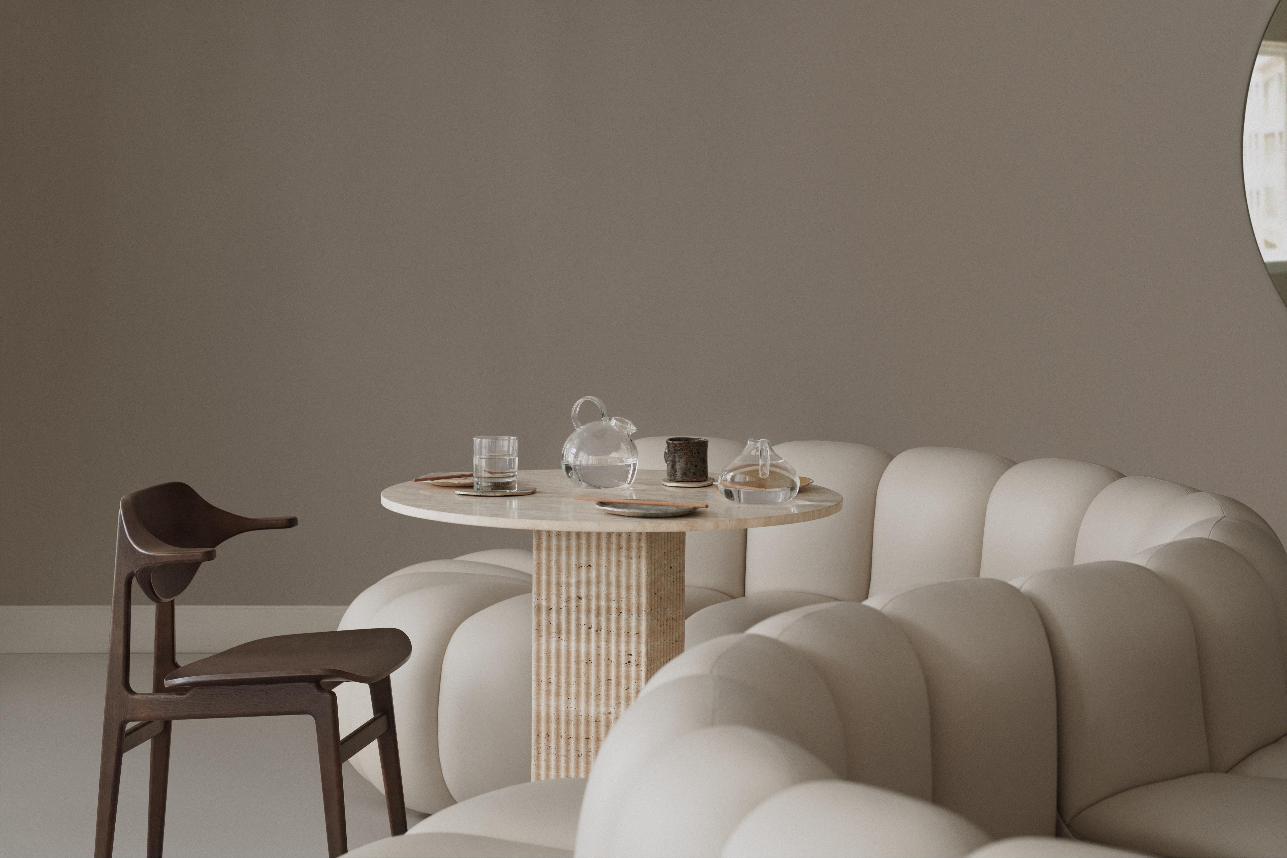 SOHO round table travertine