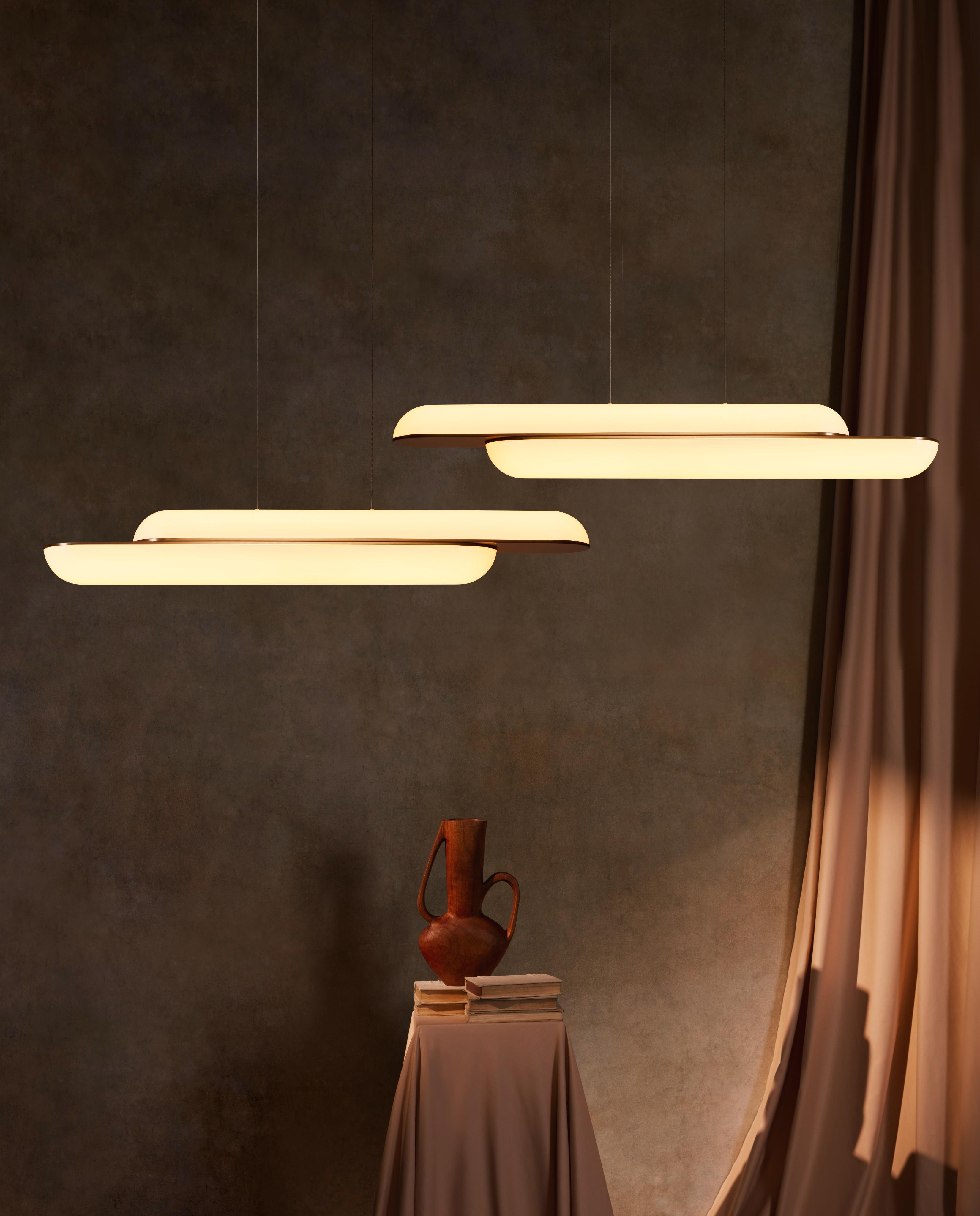 Lampa wisząca pozioma GEMINI opalowy klosz z mosiądzem