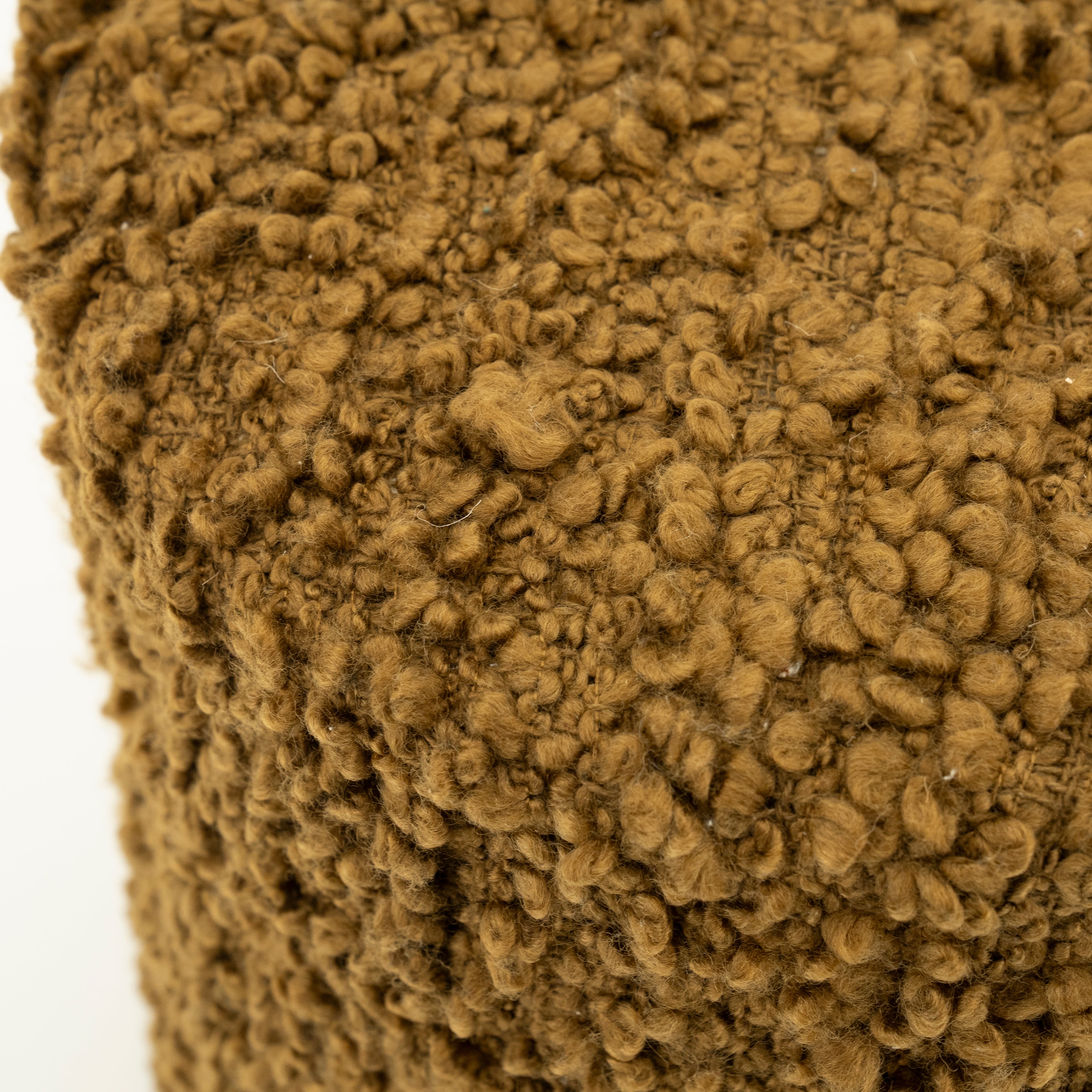VISTA mustard pouf