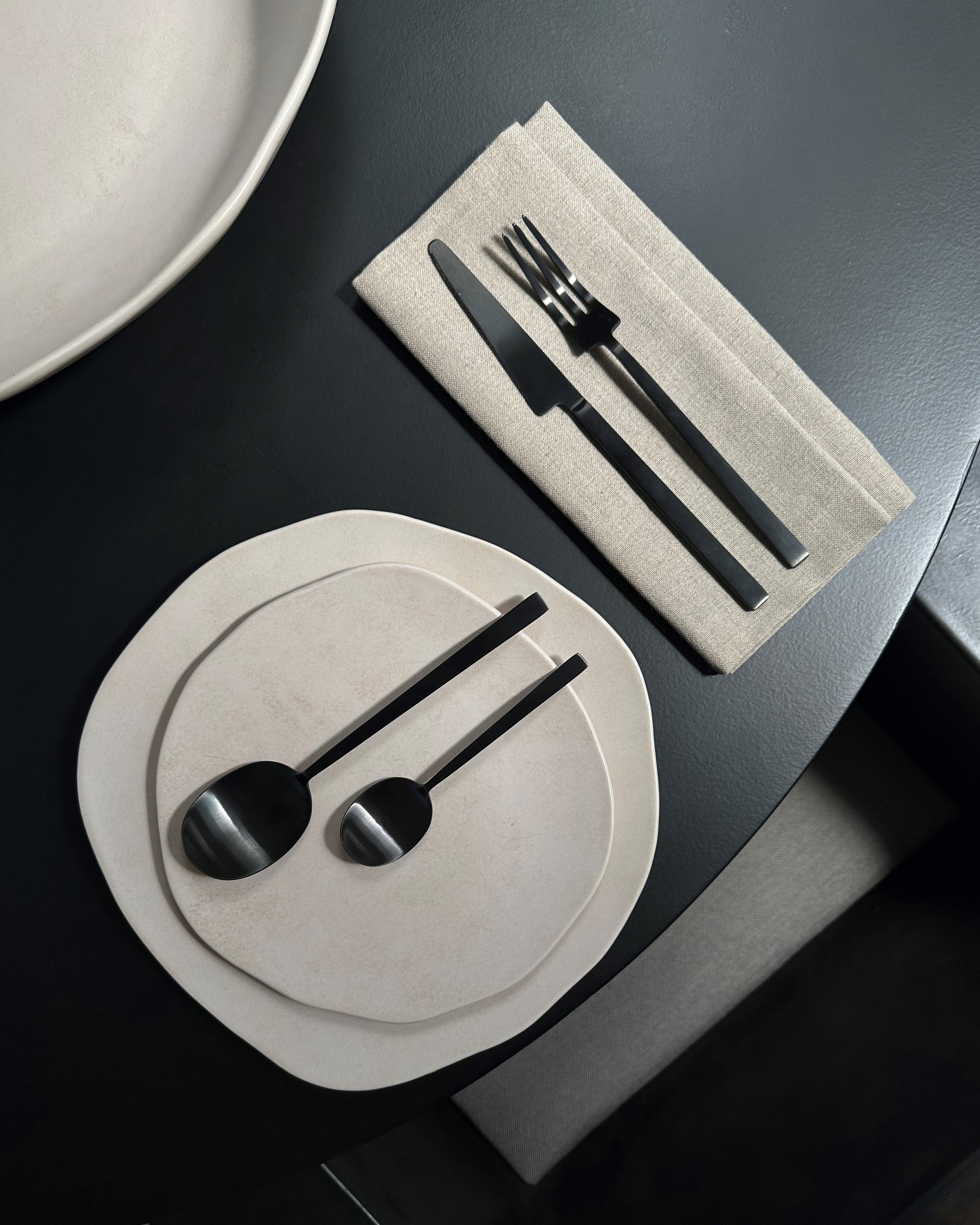 NATIVE Plate Set White Stoneware